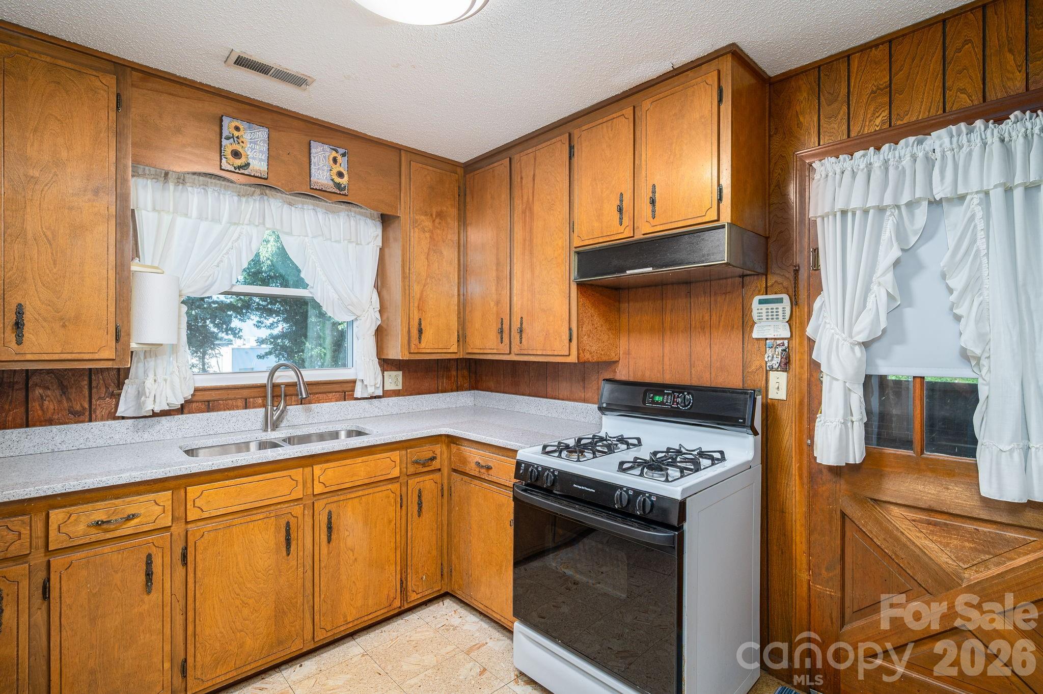 1306 11th Avenue Property Photo 18