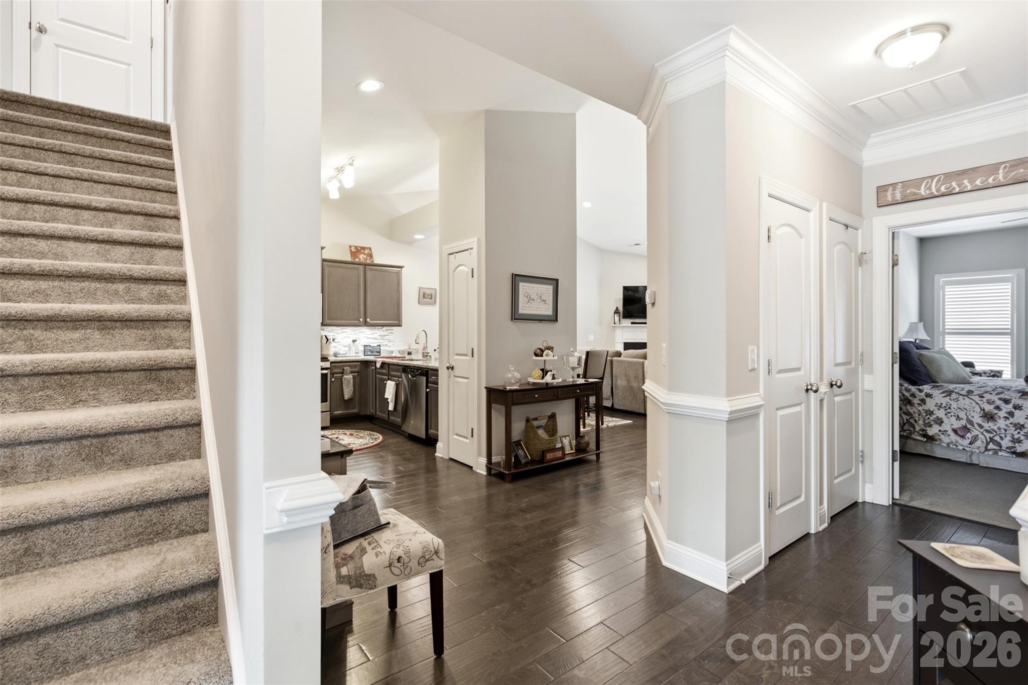 106 Turnberry Court Property Photo 4