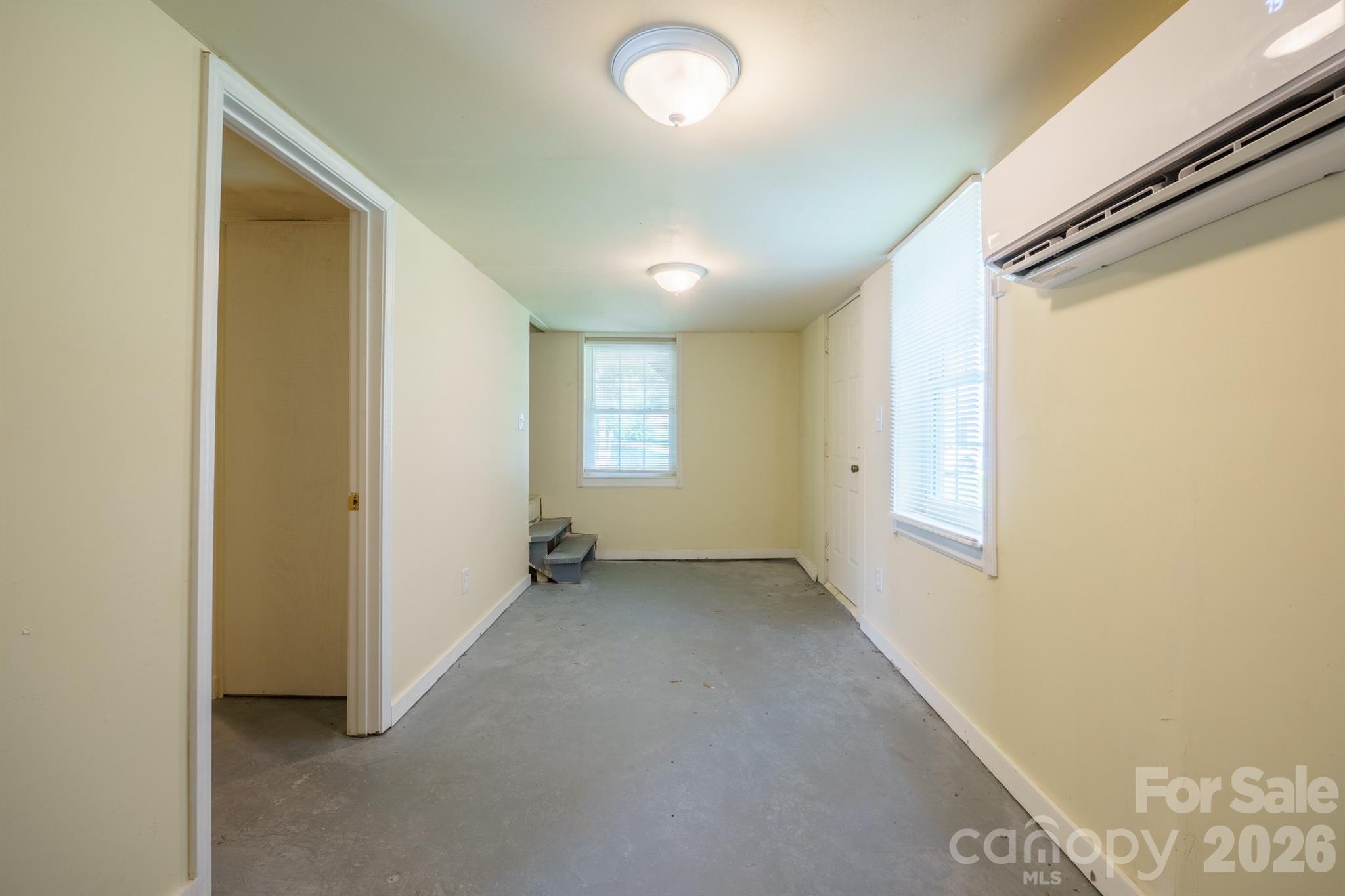 1028 East Drive Property Photo 5