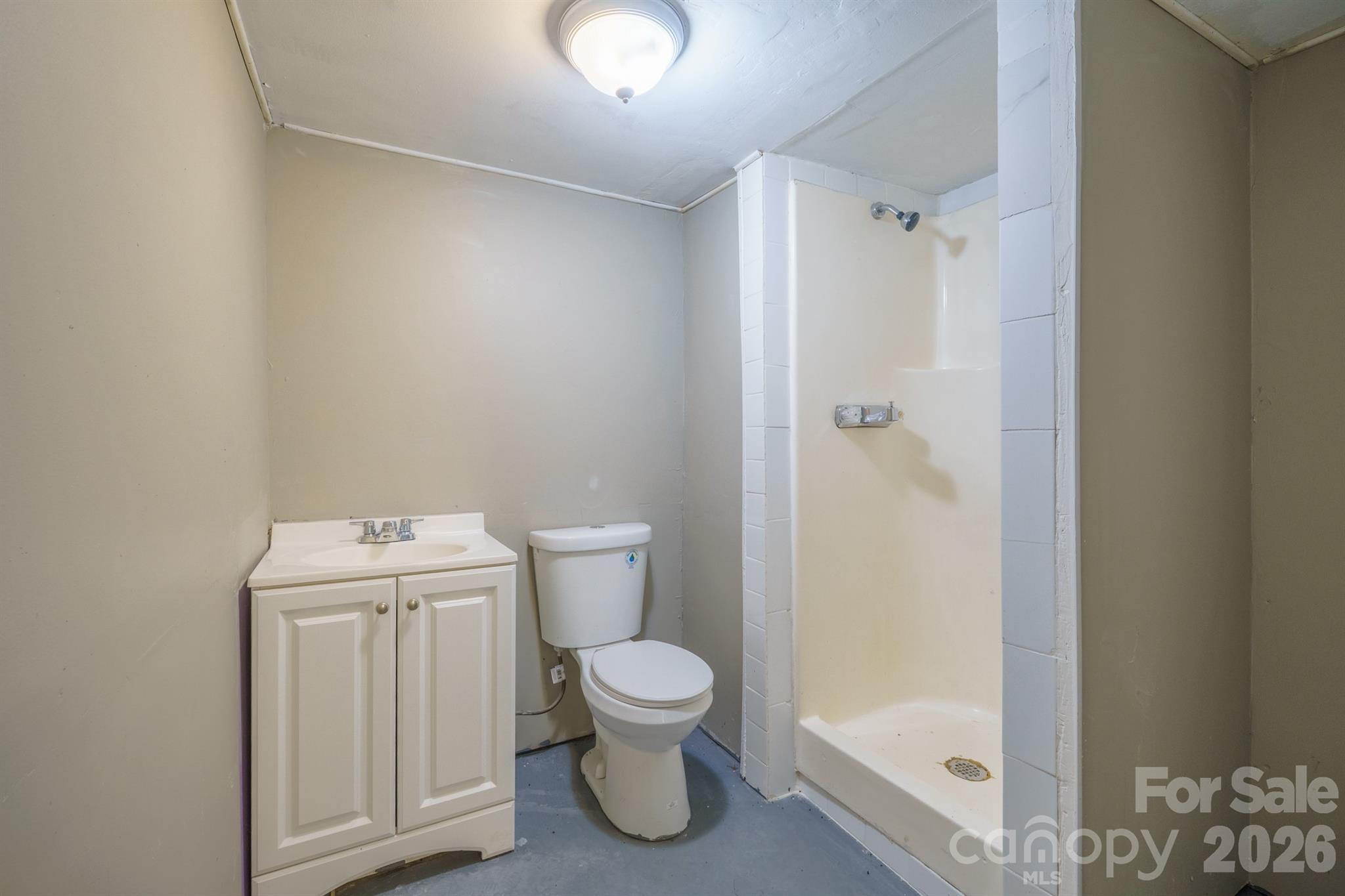 1028 East Drive Property Photo 6