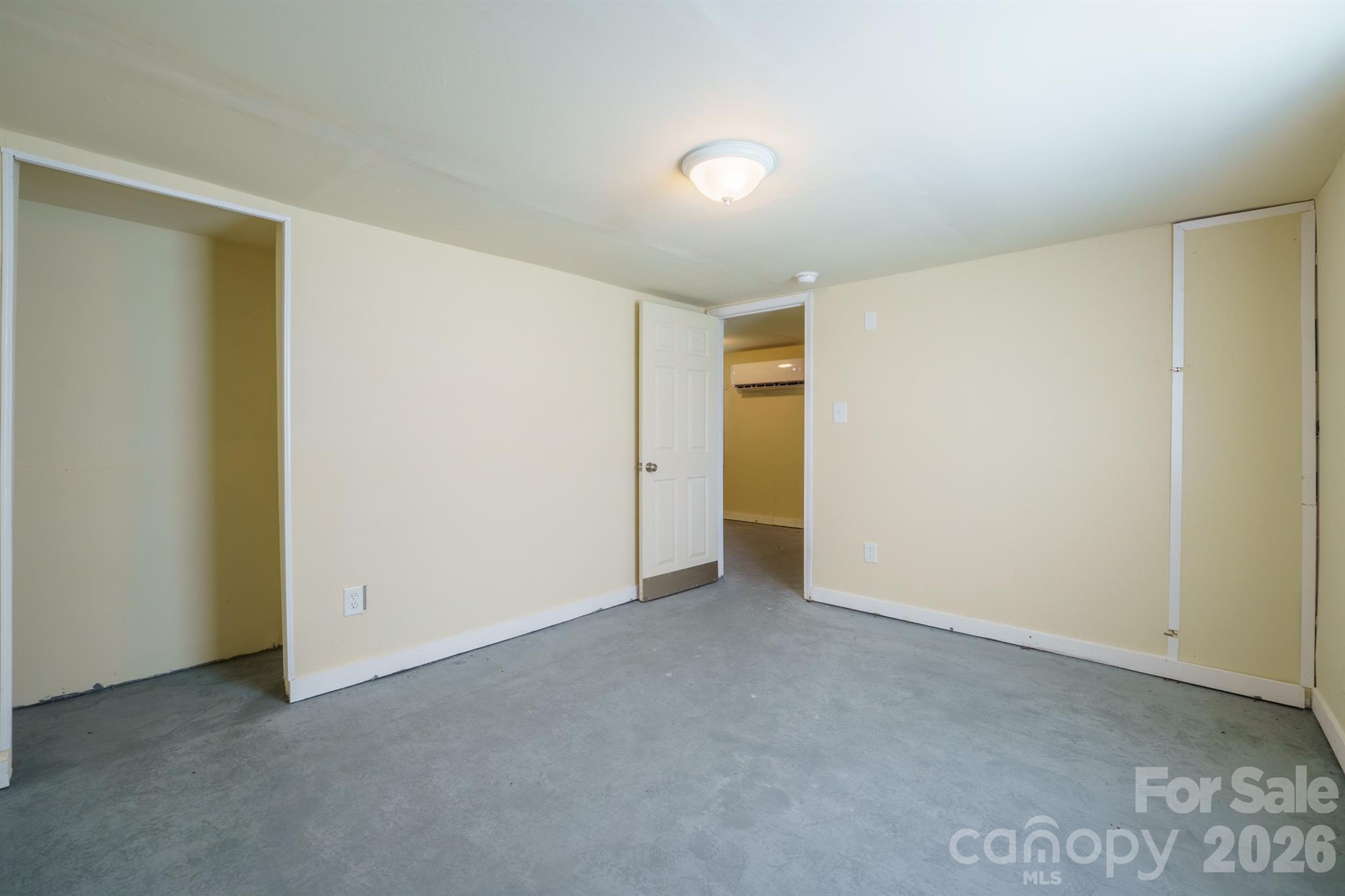 1028 East Drive Property Photo 9
