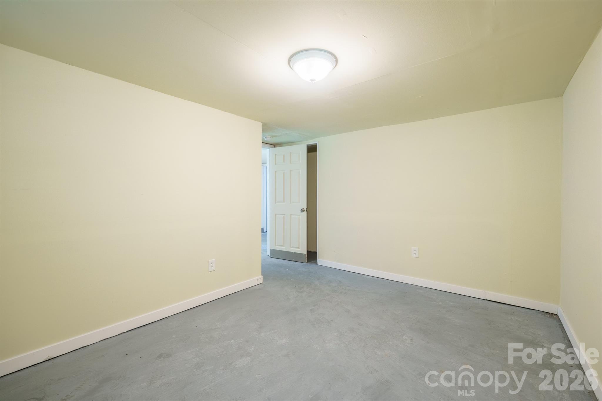 1028 East Drive Property Photo 12