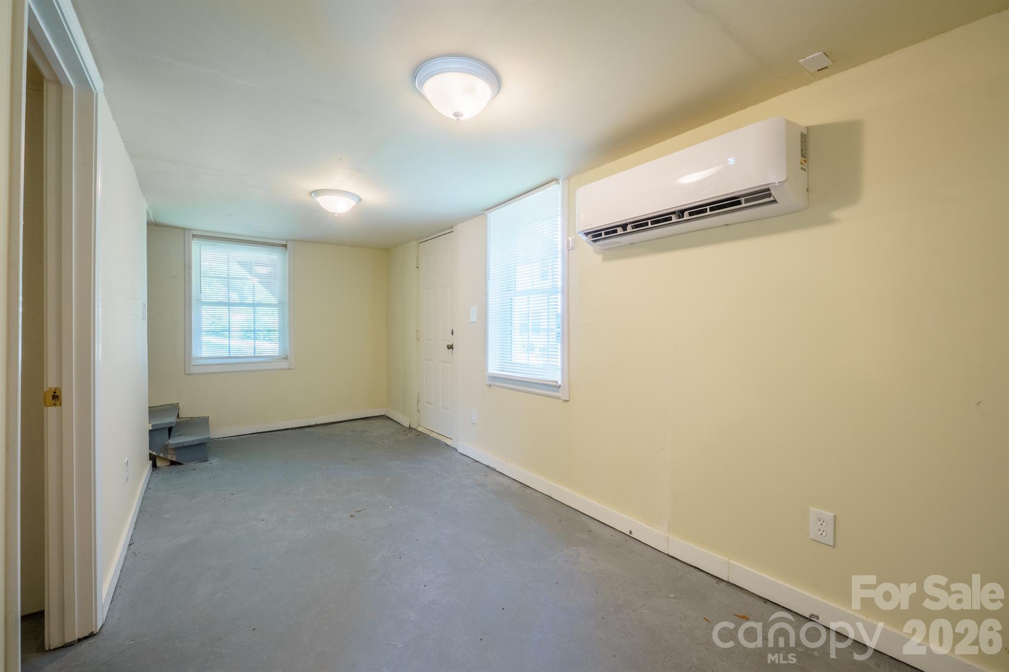 1028 East Drive Property Photo 15