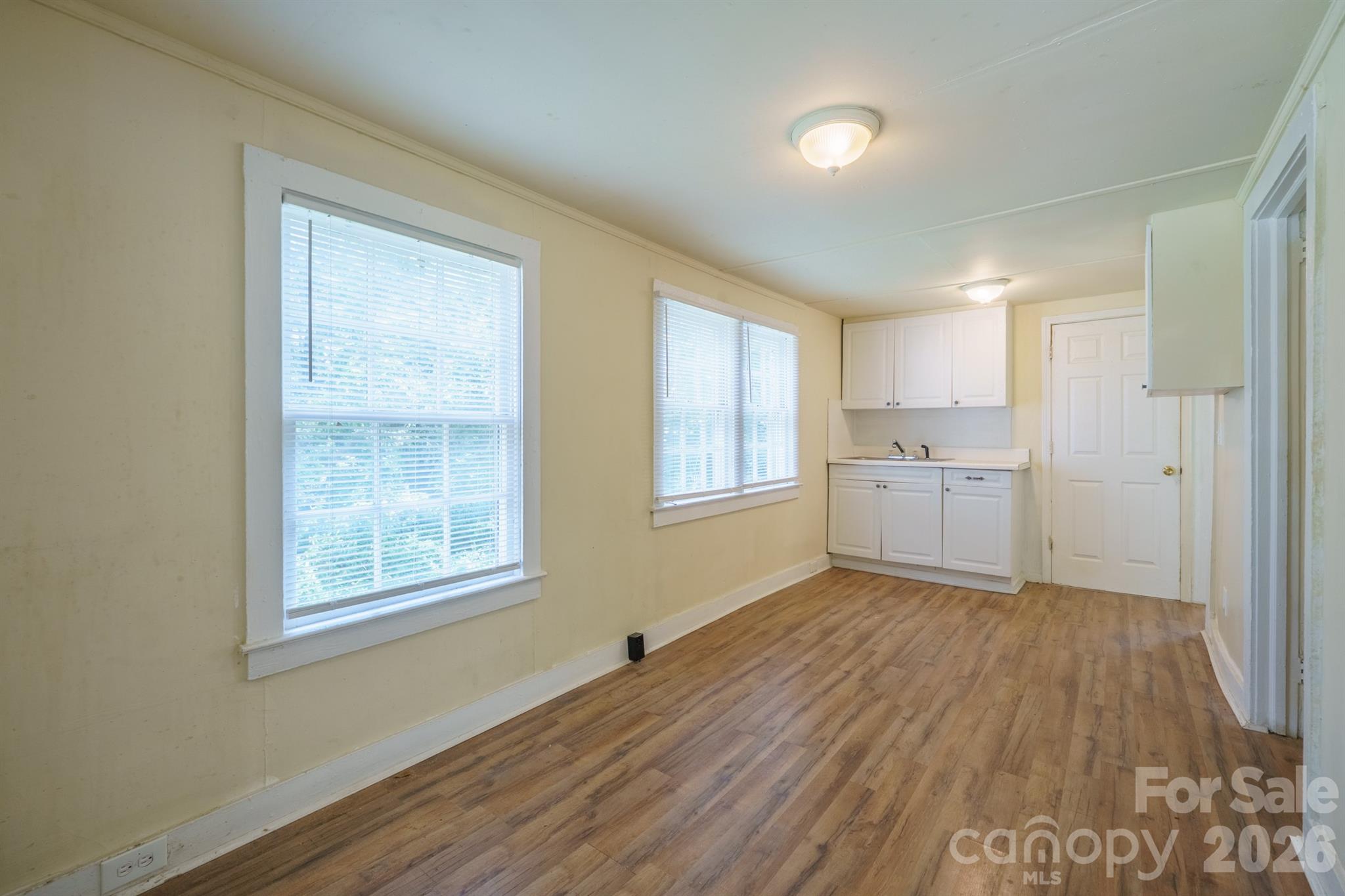 1028 East Drive Property Photo 18