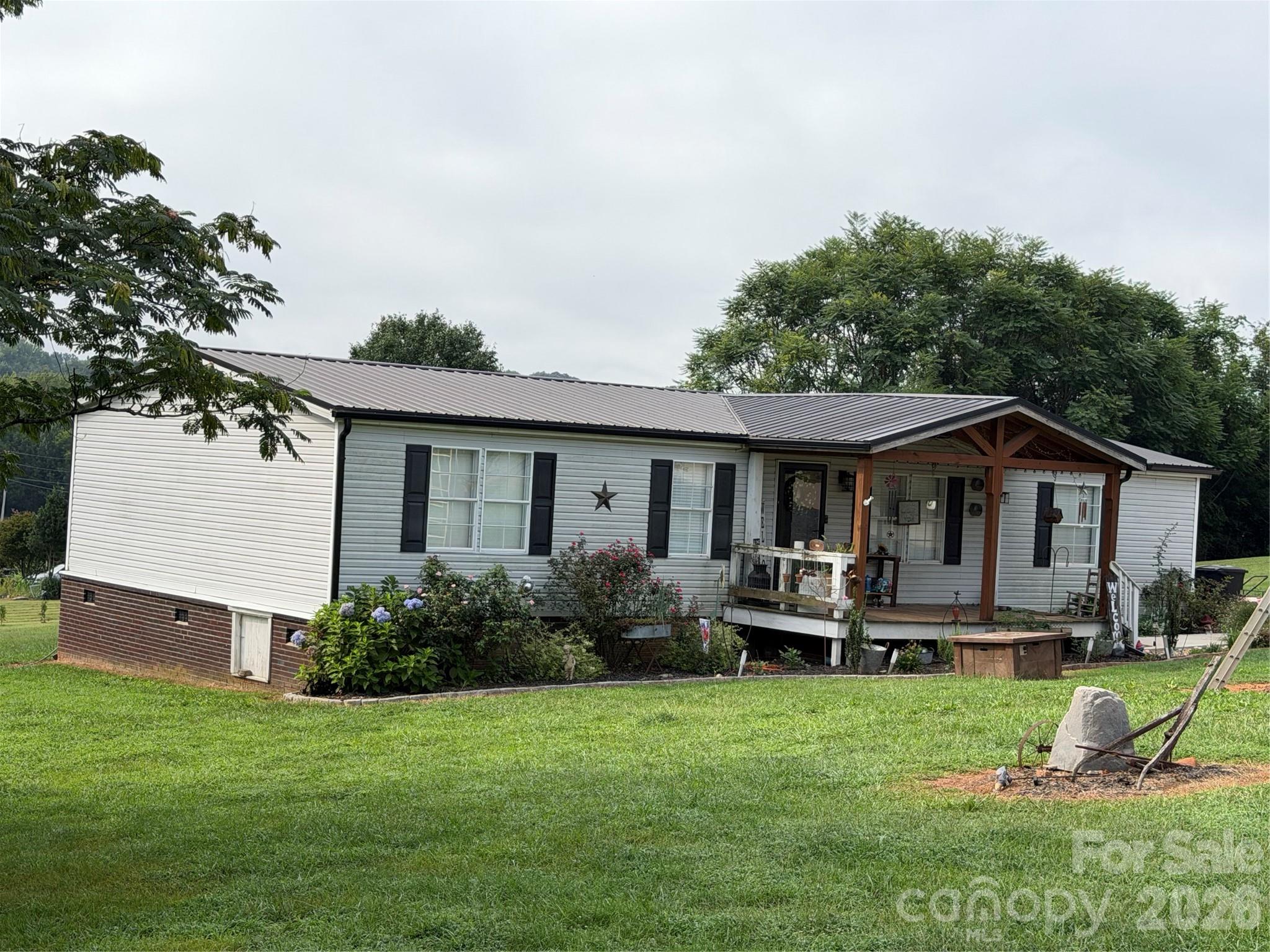 26434 Wayne Drive Property Photo 2
