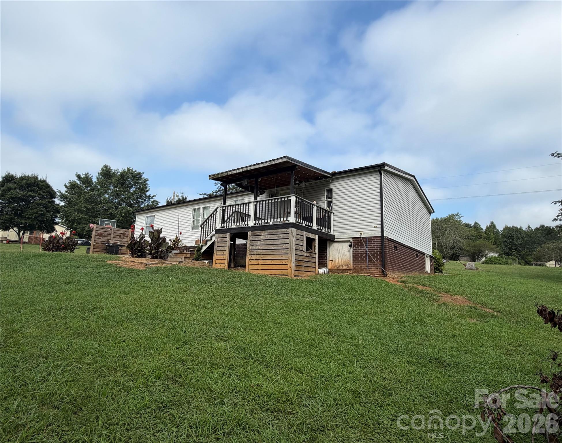 26434 Wayne Drive Property Photo 4