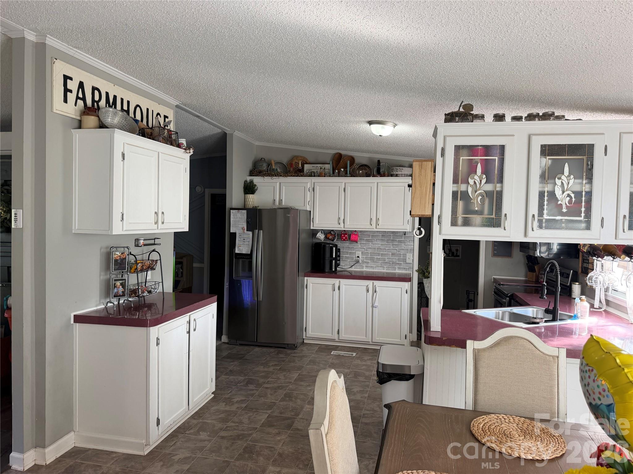 26434 Wayne Drive Property Photo 10