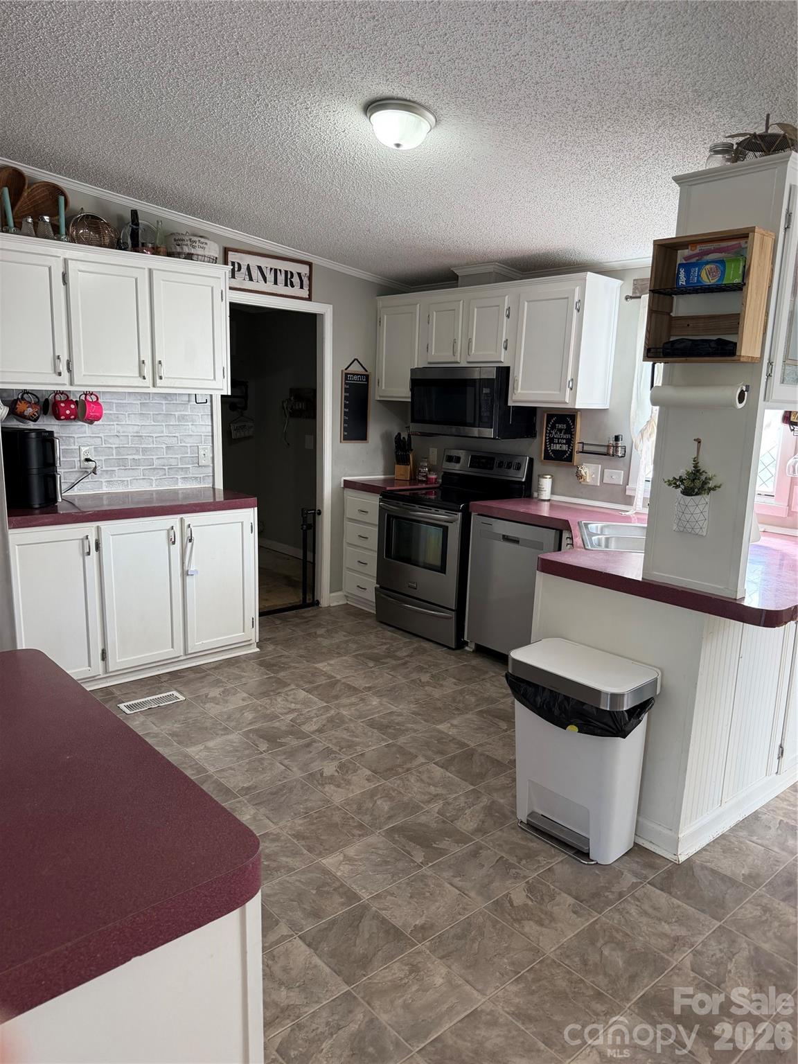 26434 Wayne Drive Property Photo 11
