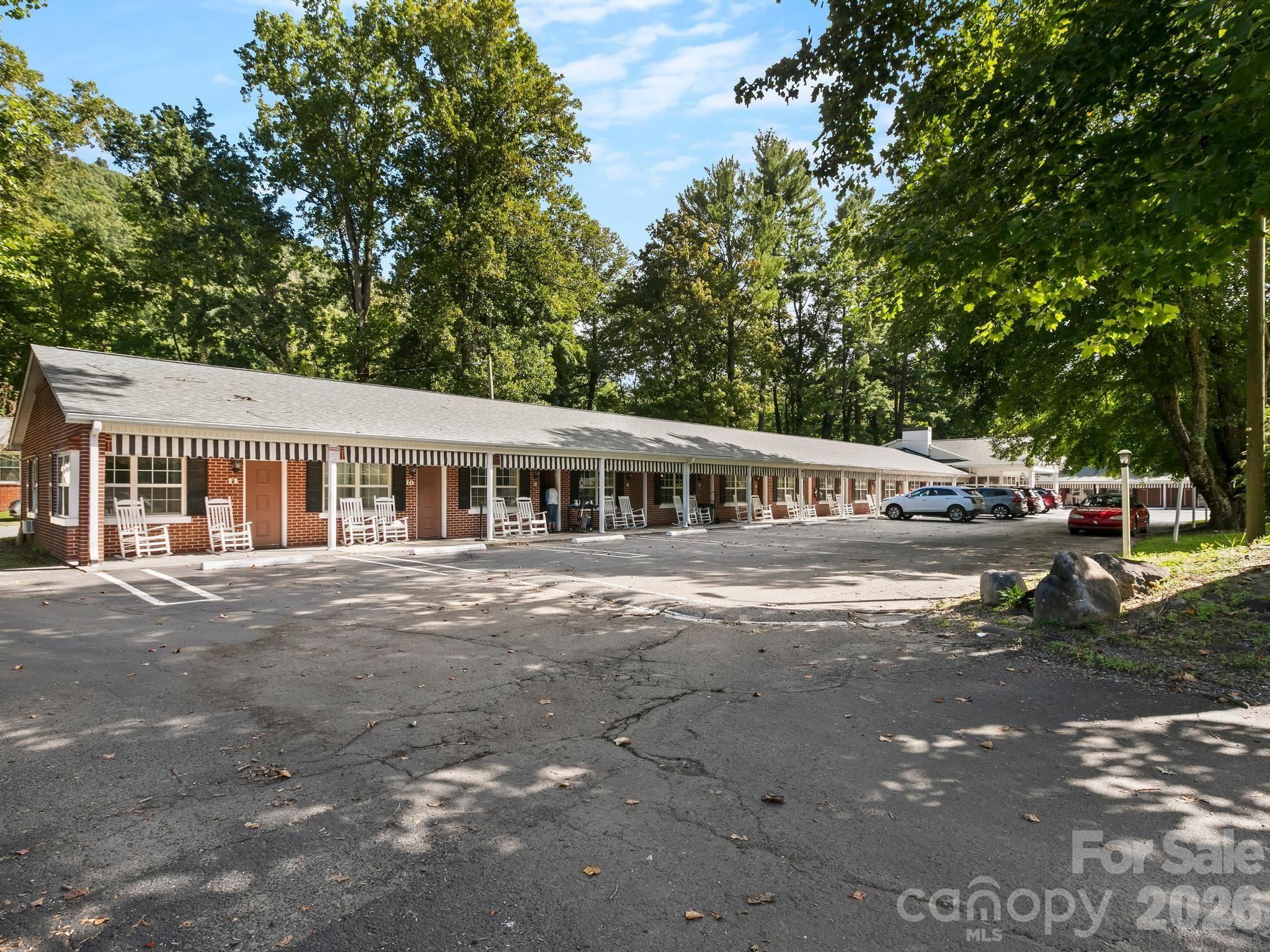2474 Soco Road Property Photo 4