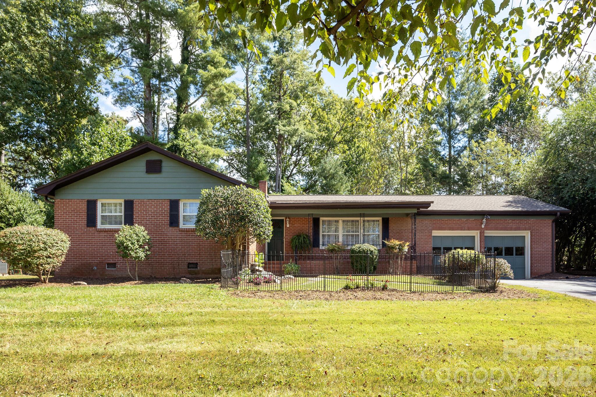 224 Lyndale Road Property Photo 1