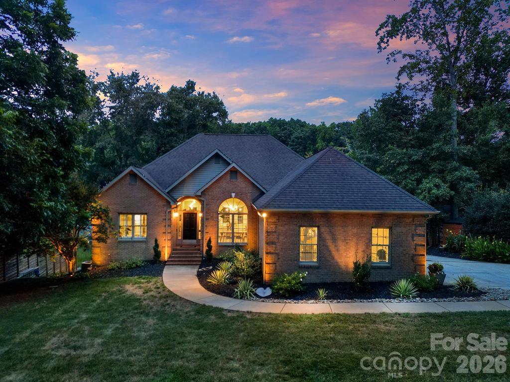 388 Ponderosa Circle Property Photo 1