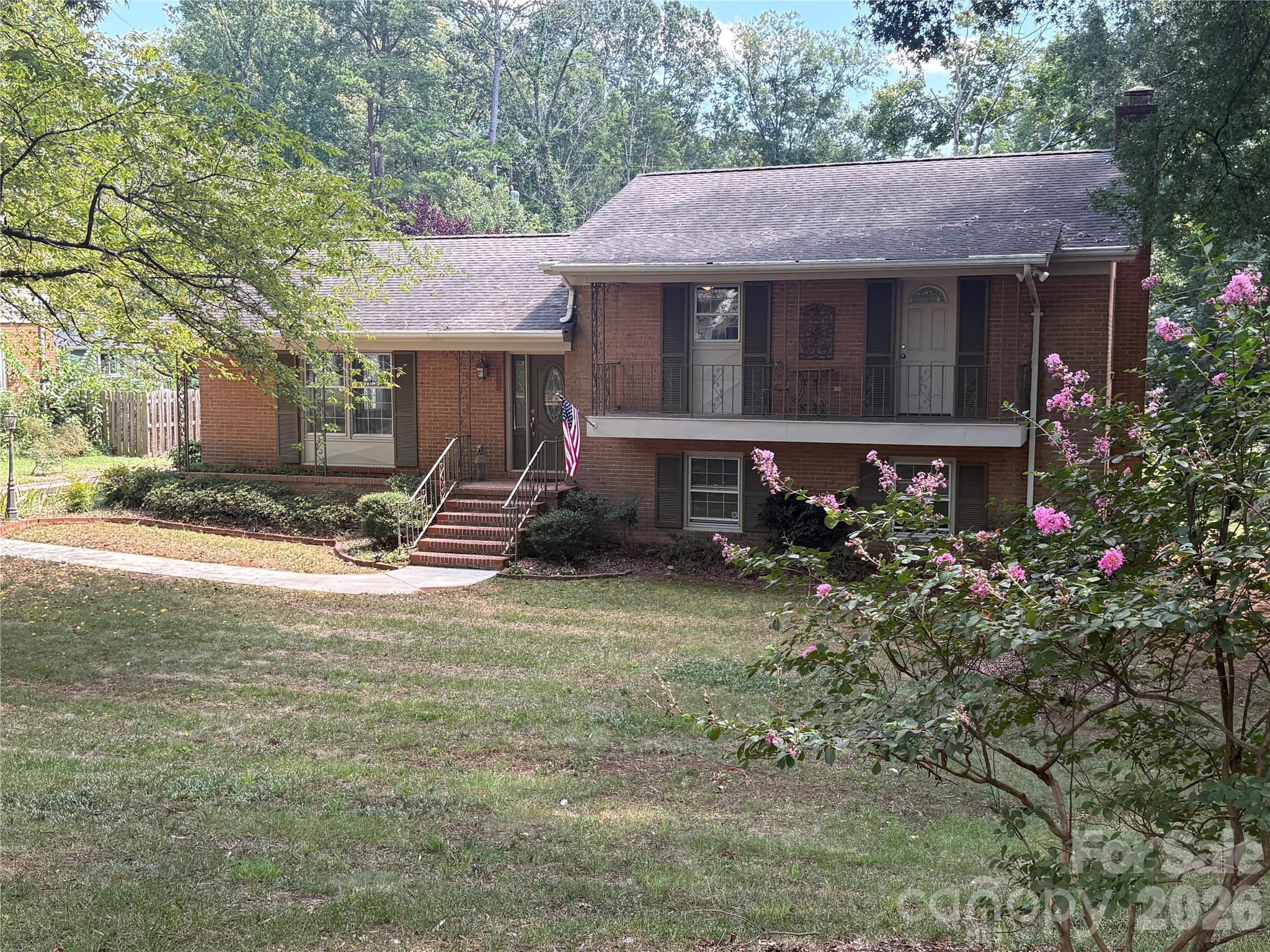 1215 Brockton Lane Property Photo 1