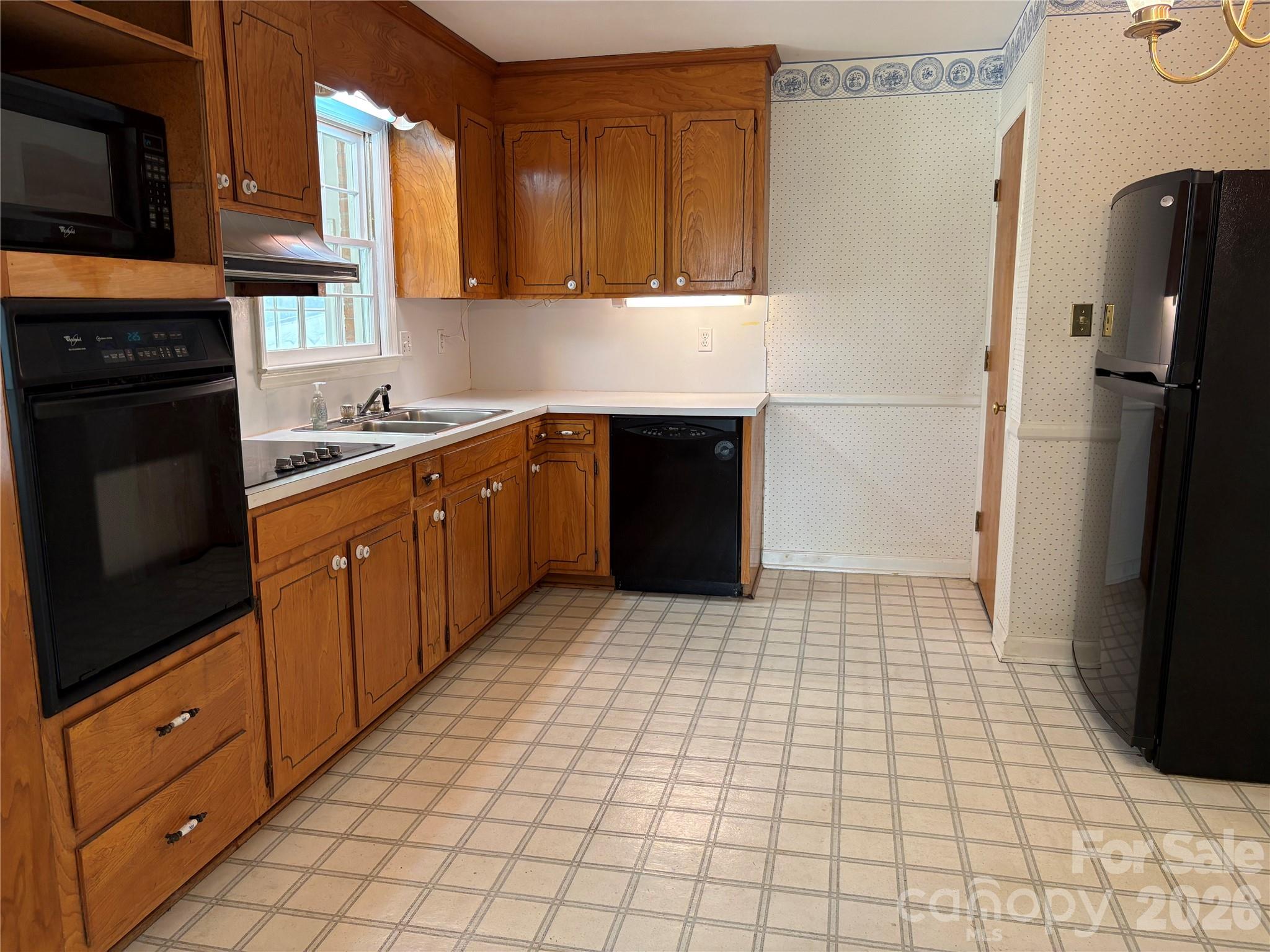 1215 Brockton Lane Property Photo 8