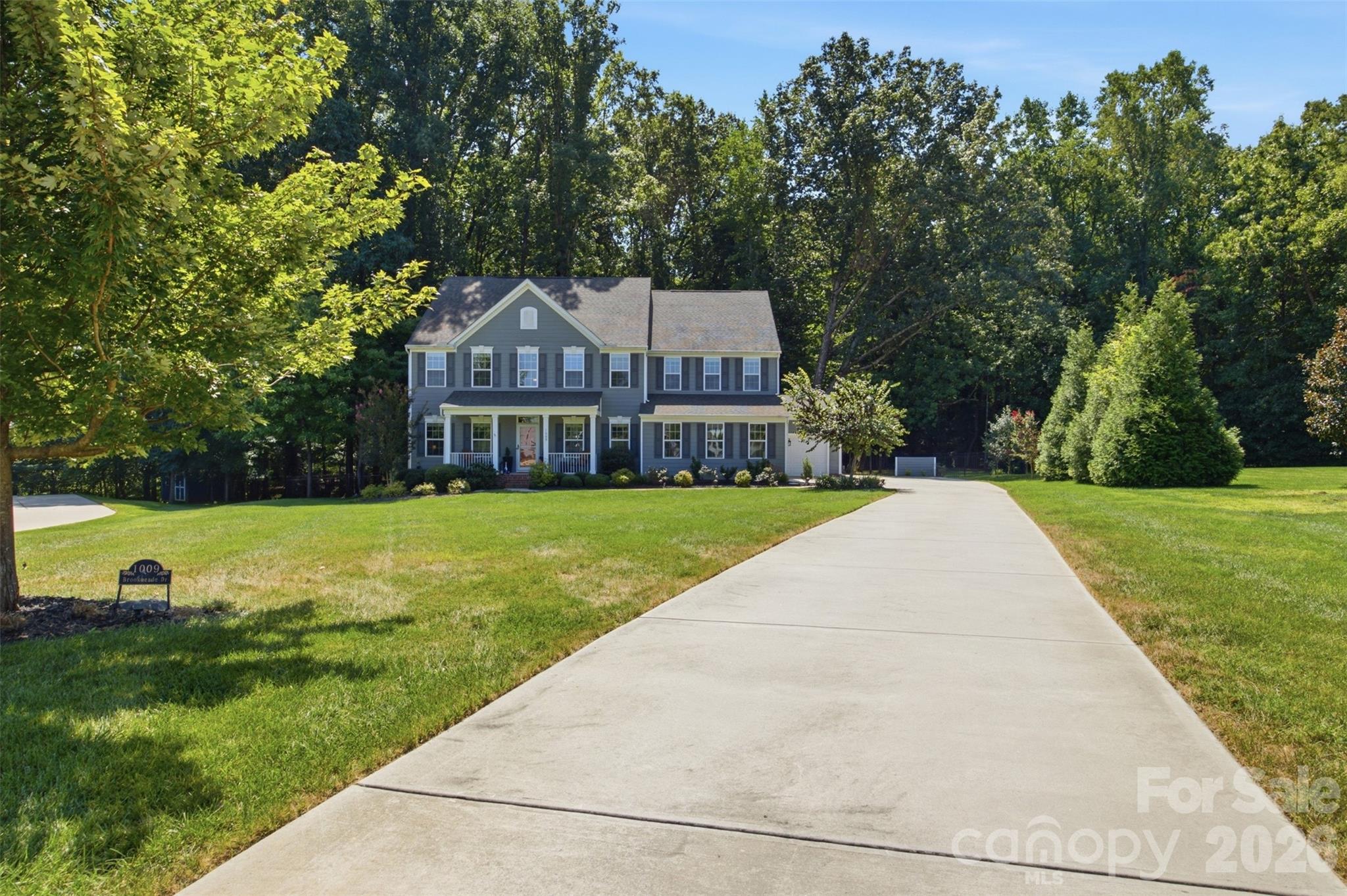 1009 Brookmeade Drive Property Photo 3