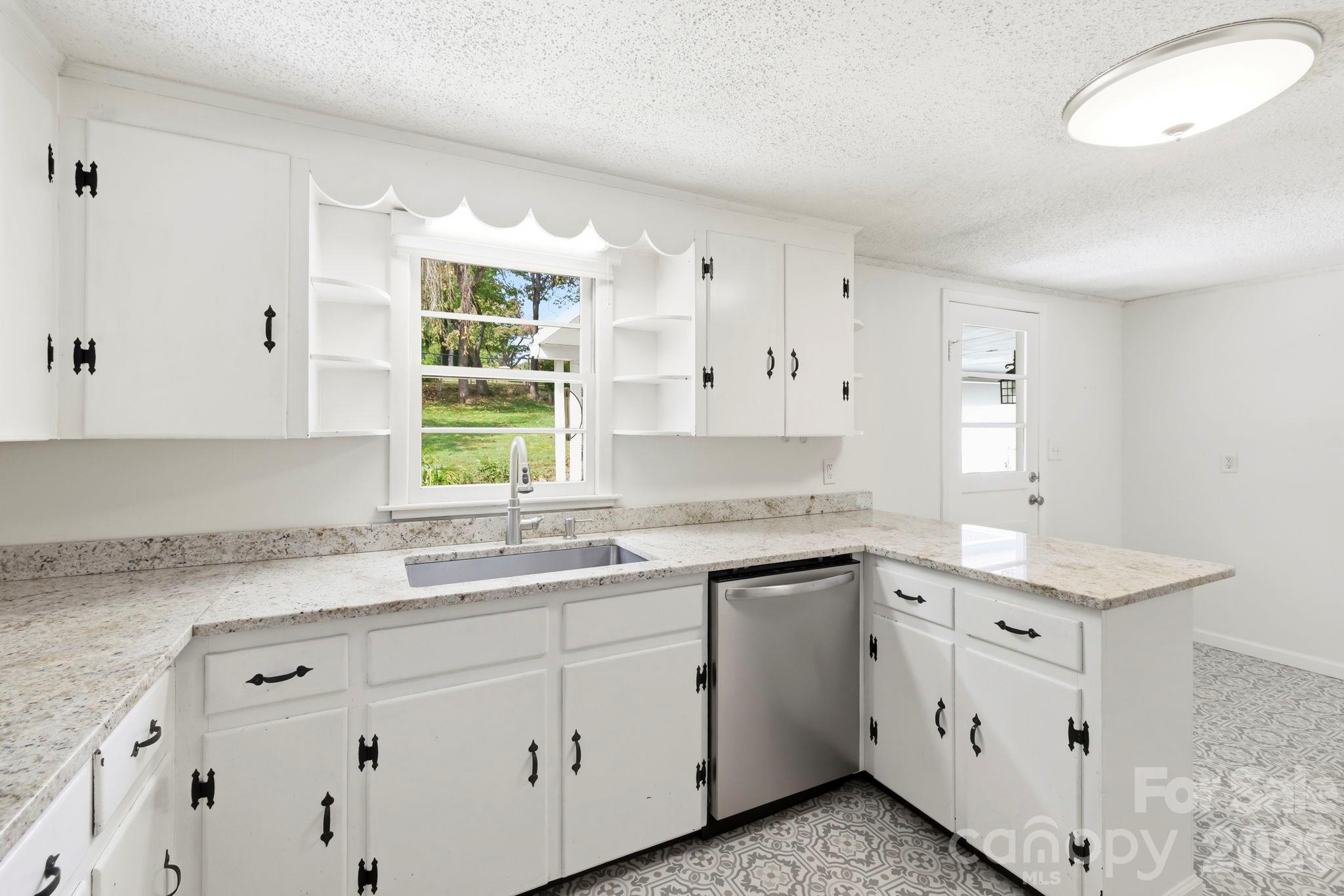 111 Sherwood Road Property Photo 15