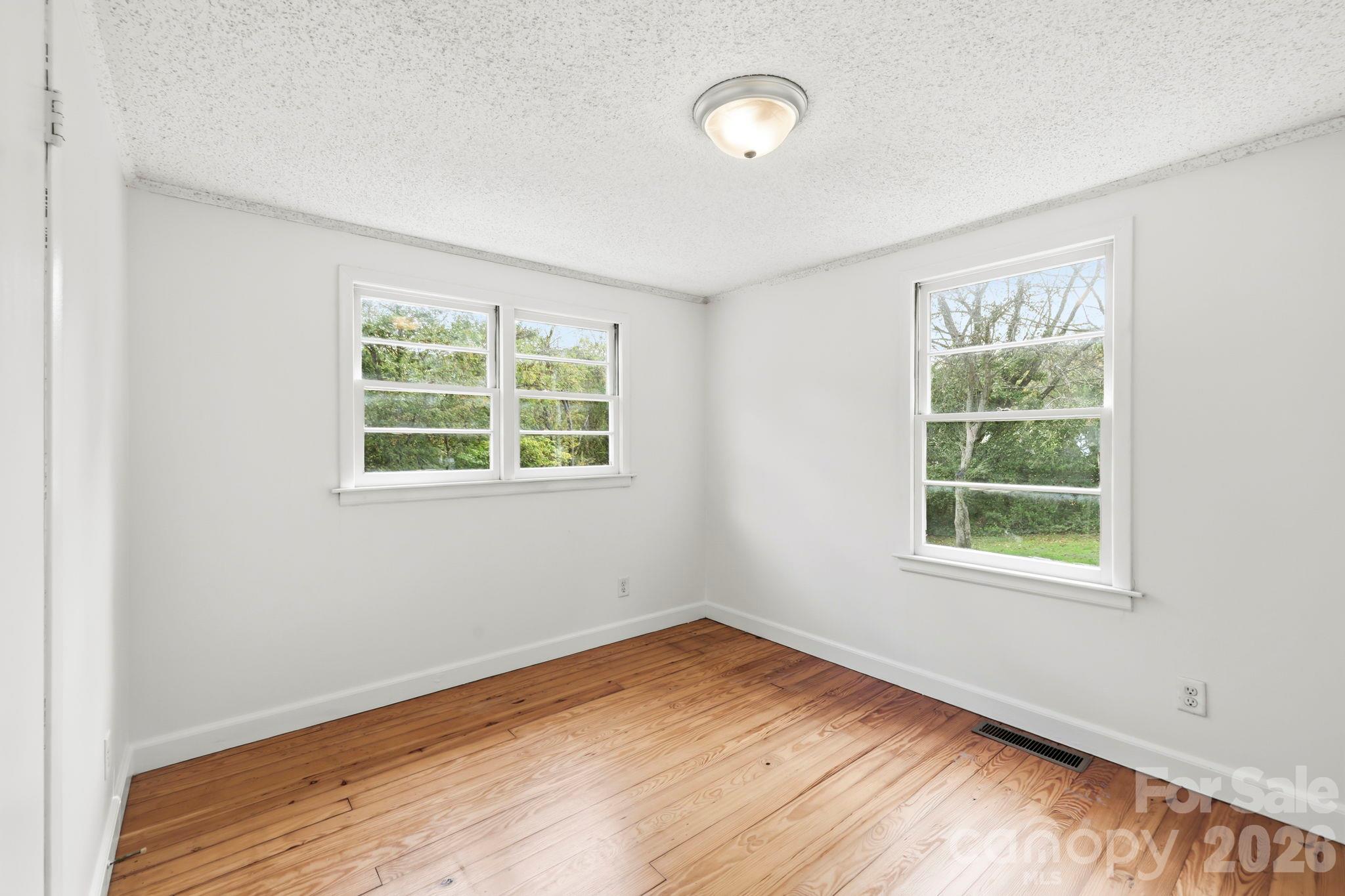 111 Sherwood Road Property Photo 23