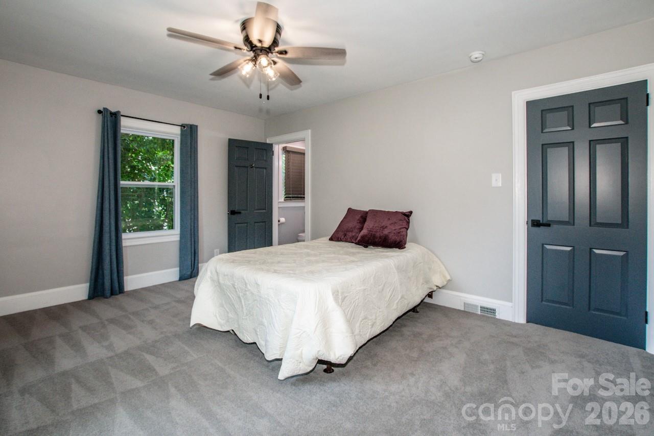 476 Summit Avenue Property Photo 17