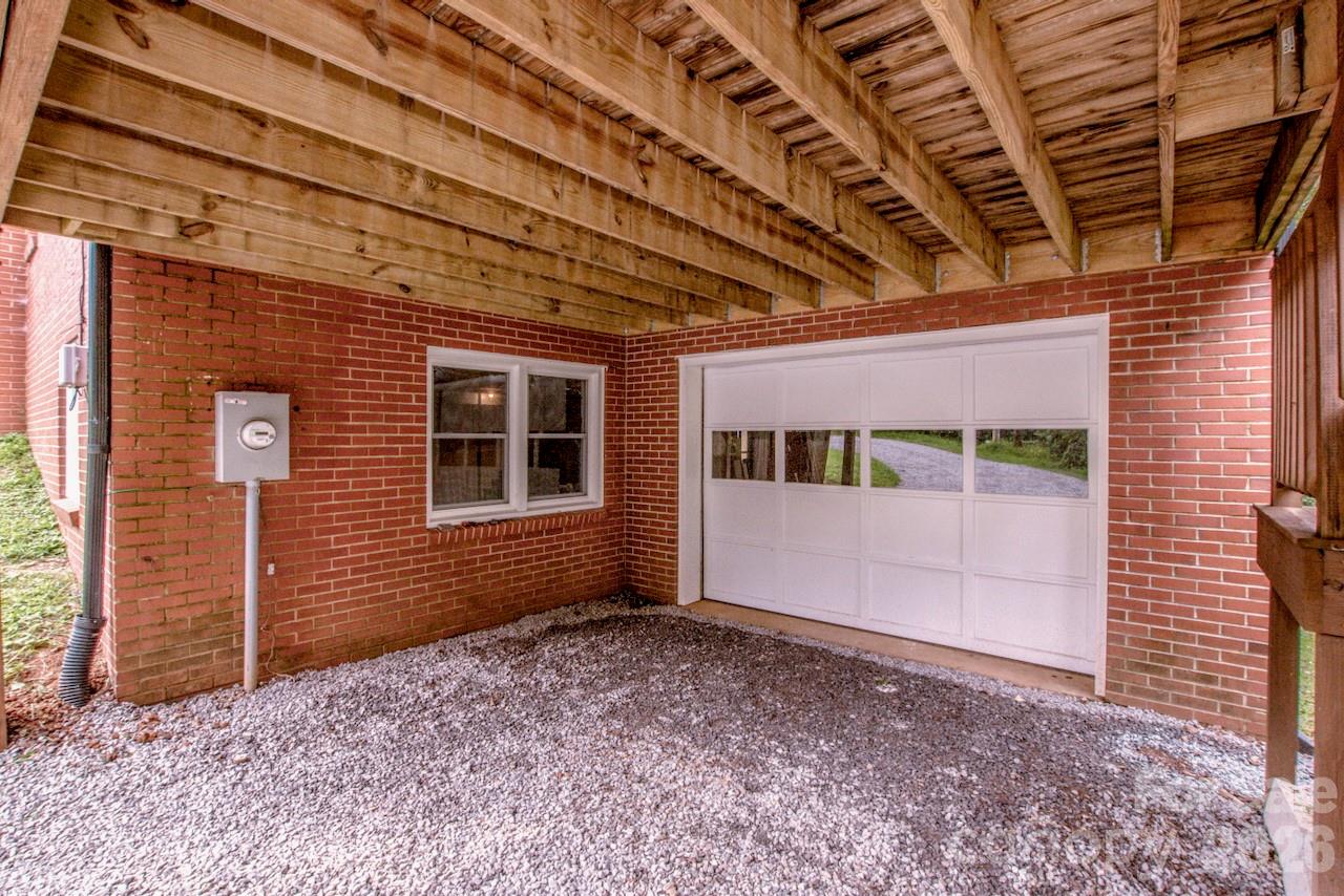 476 Summit Avenue Property Photo 31