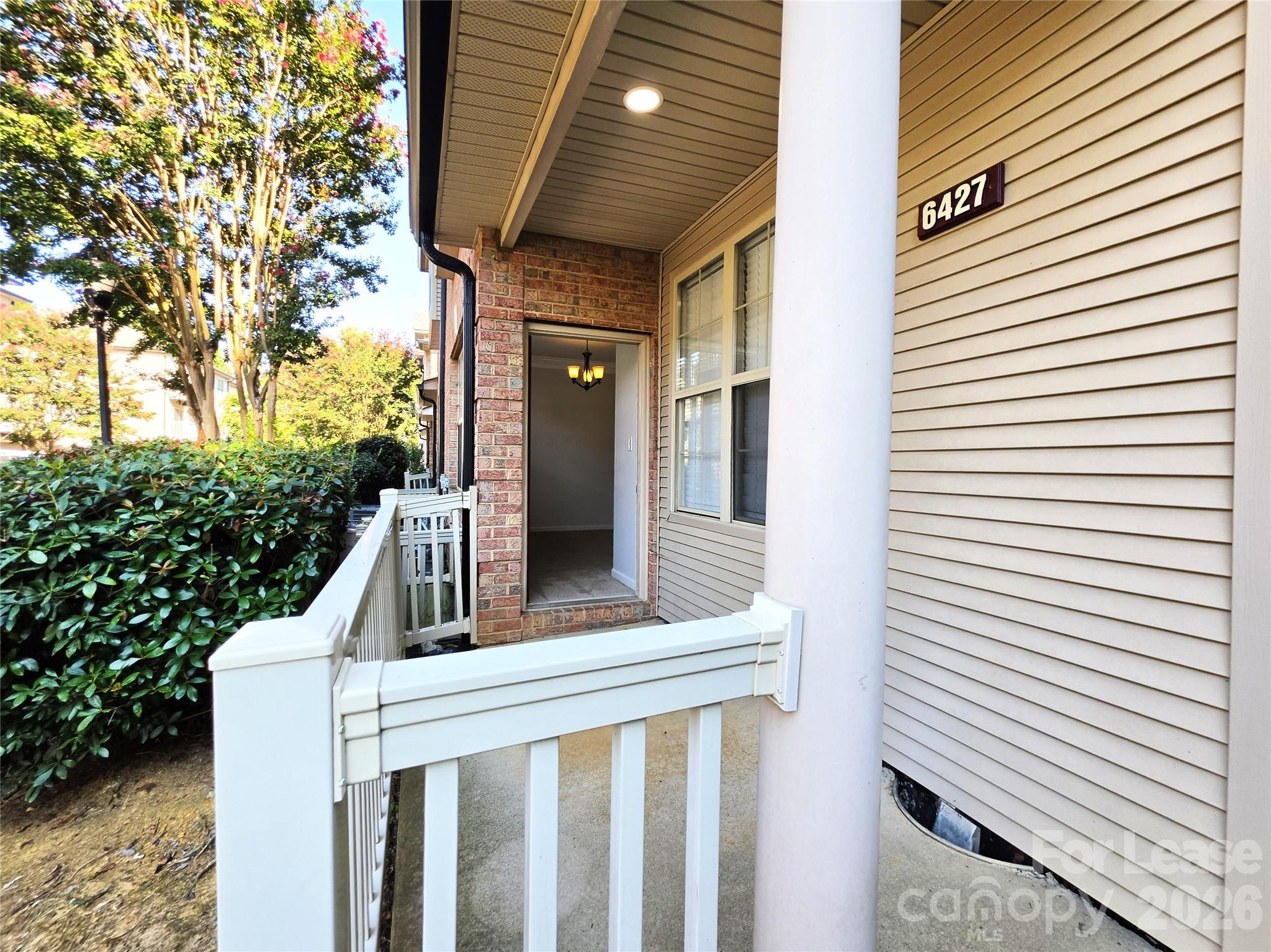 6427 Quarterbridge Lane Property Photo 2