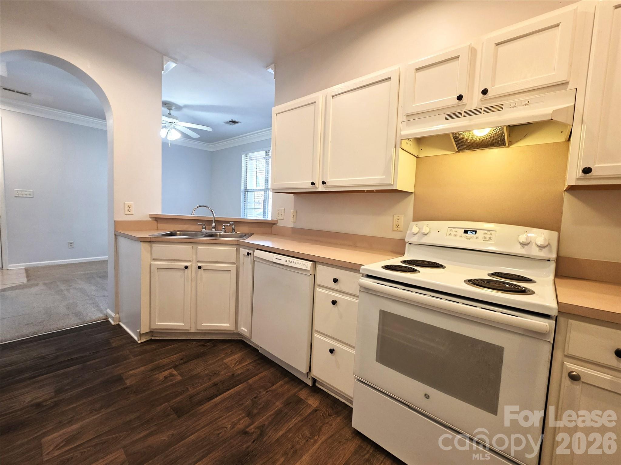 6427 Quarterbridge Lane Property Photo 7
