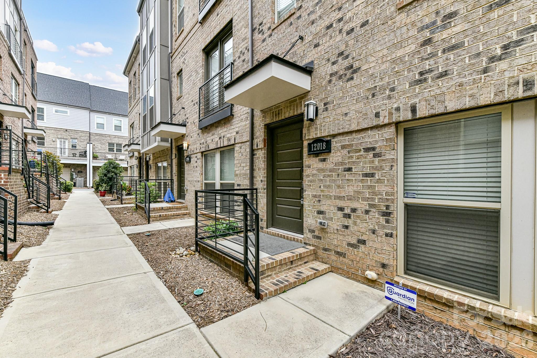 12018 Brooklyn Avenue Property Photo 3