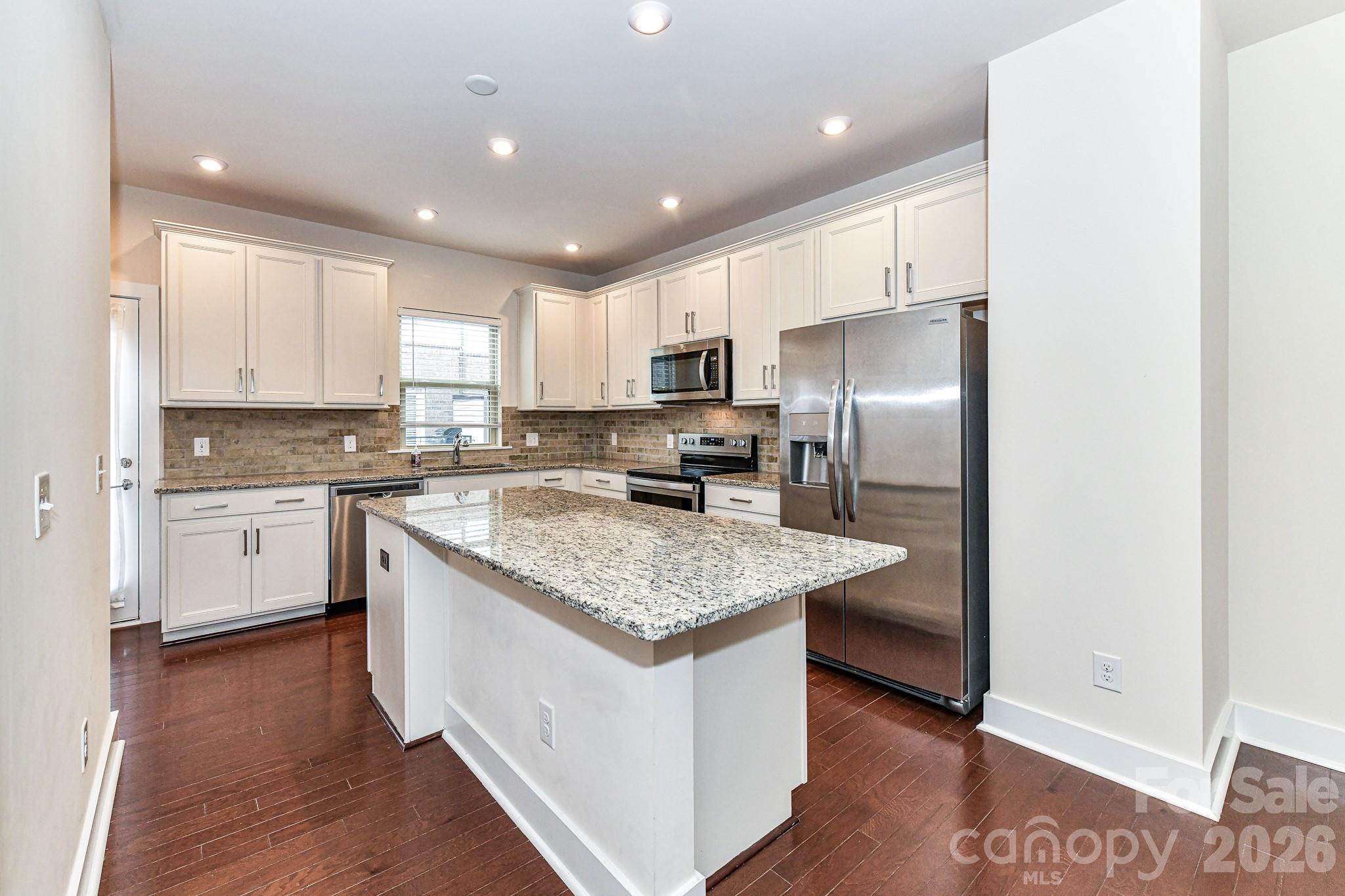 12018 Brooklyn Avenue Property Photo 11