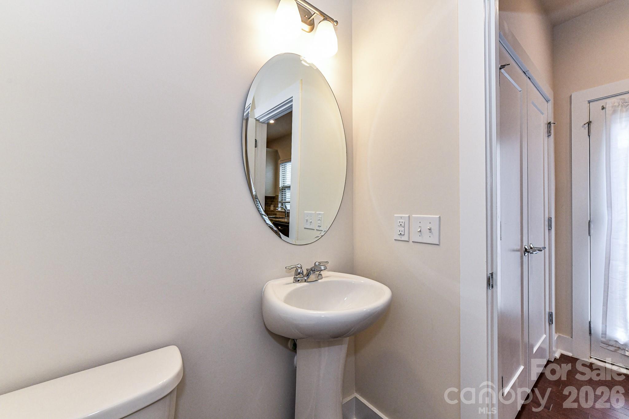 12018 Brooklyn Avenue Property Photo 16