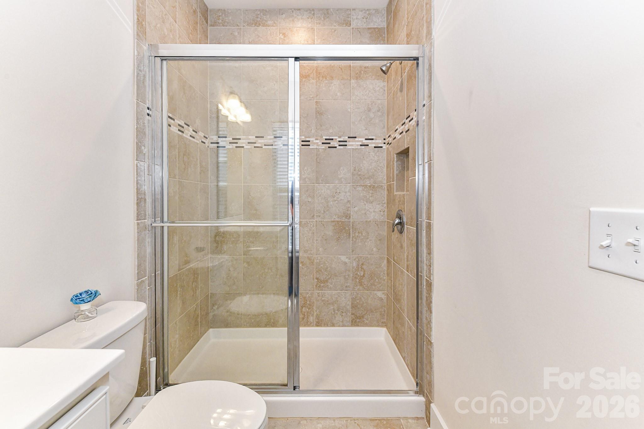 12018 Brooklyn Avenue Property Photo 27
