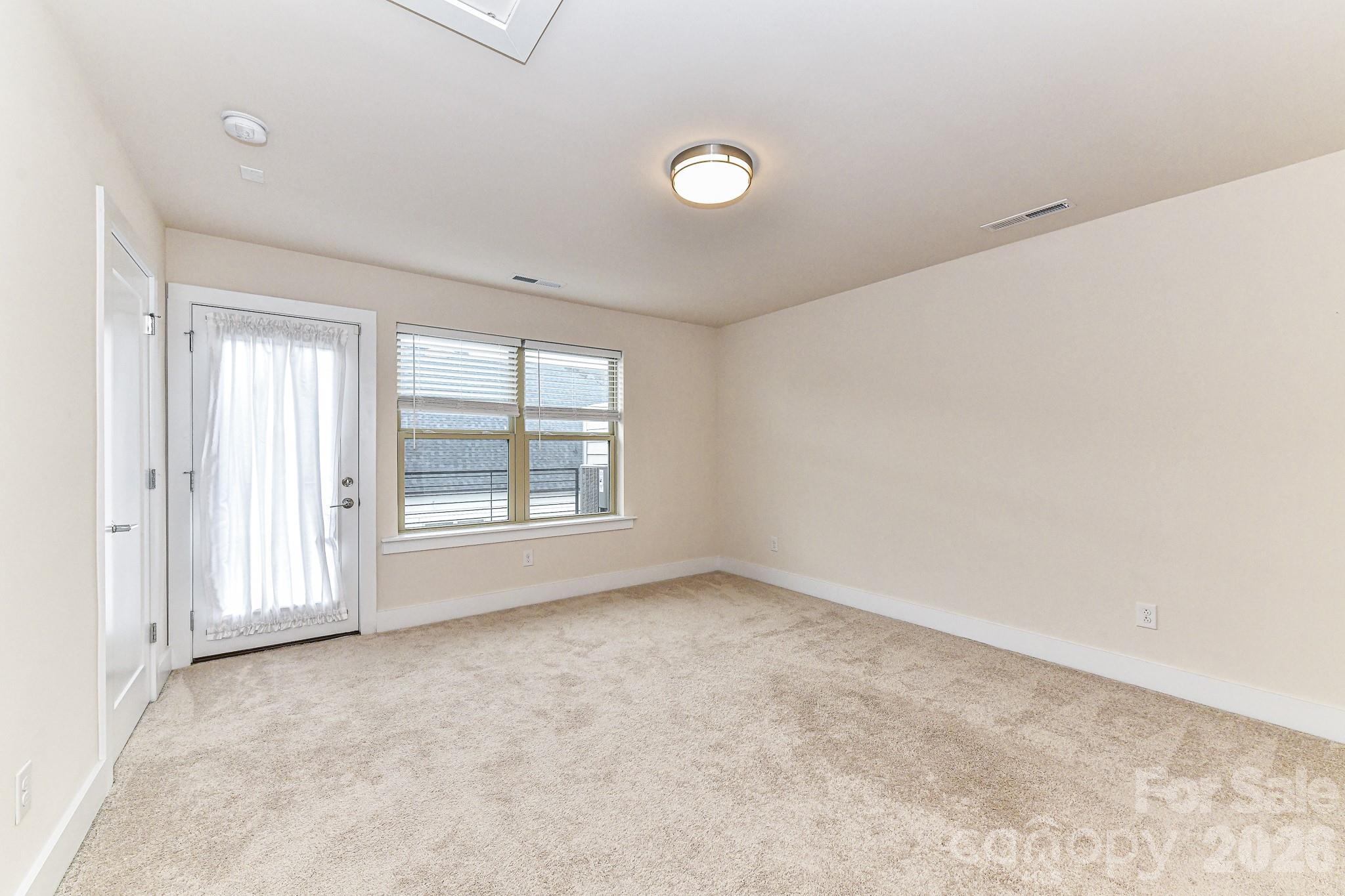 12018 Brooklyn Avenue Property Photo 30