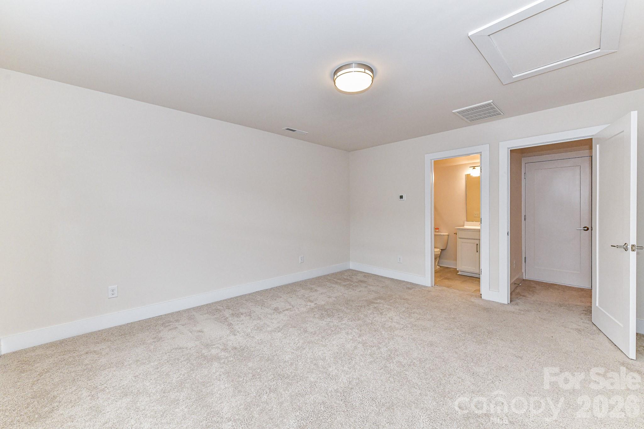 12018 Brooklyn Avenue Property Photo 31