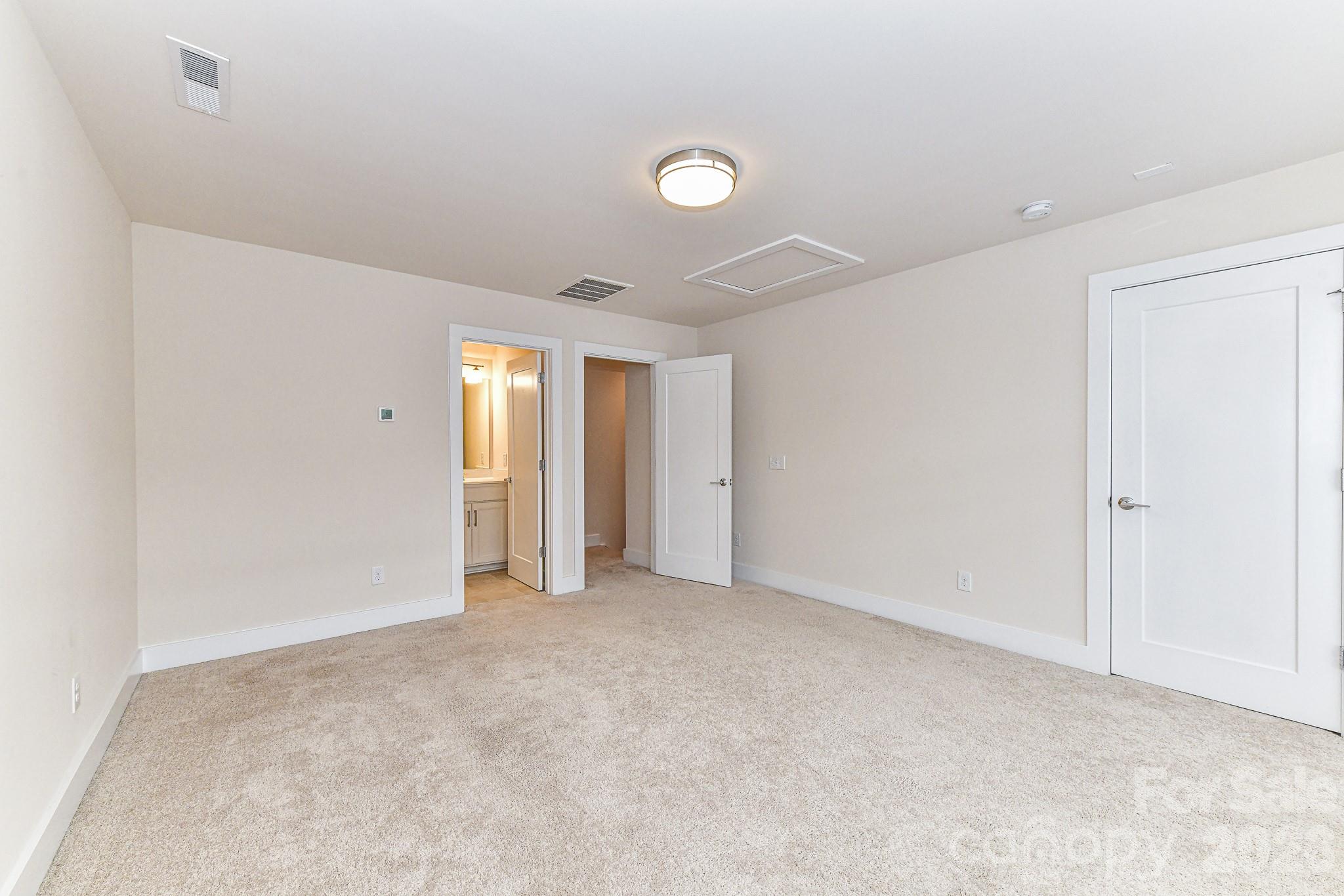 12018 Brooklyn Avenue Property Photo 32