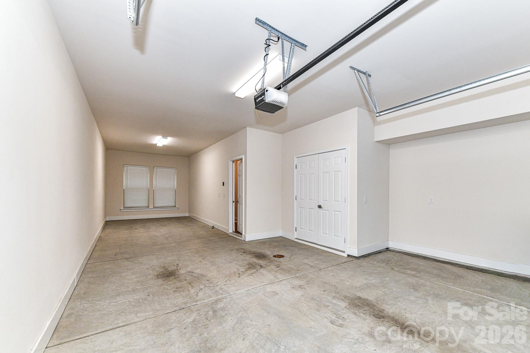 12018 Brooklyn Avenue Property Photo 37