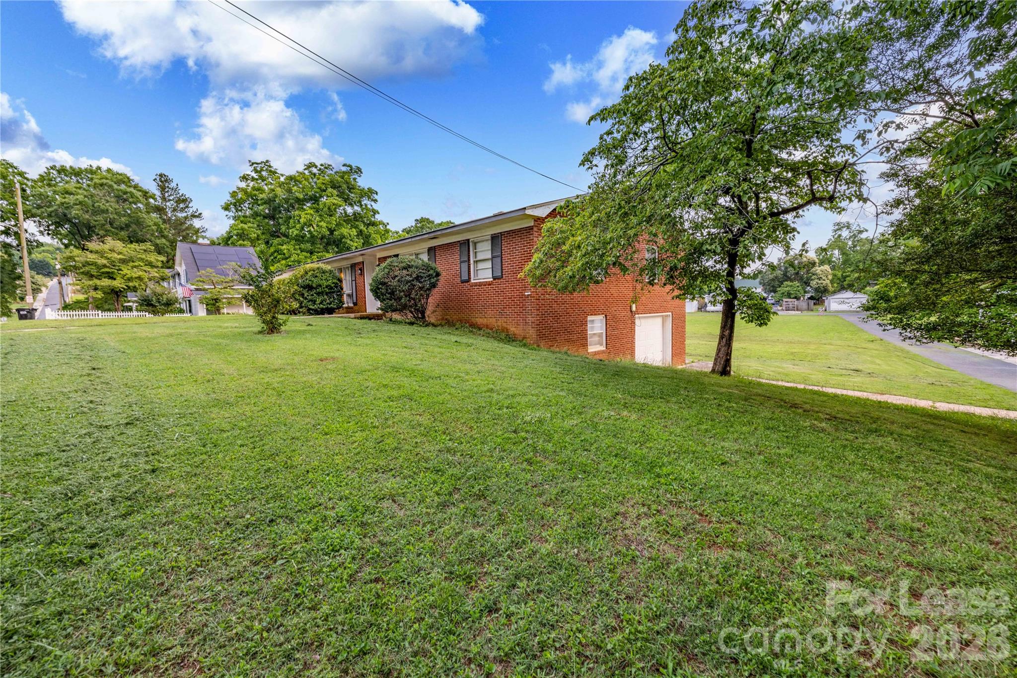 34 Willow Street Property Photo 44