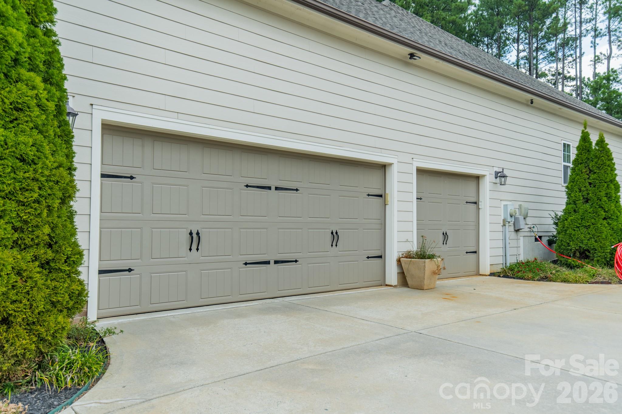 317 Holdsworth Drive Property Photo 6