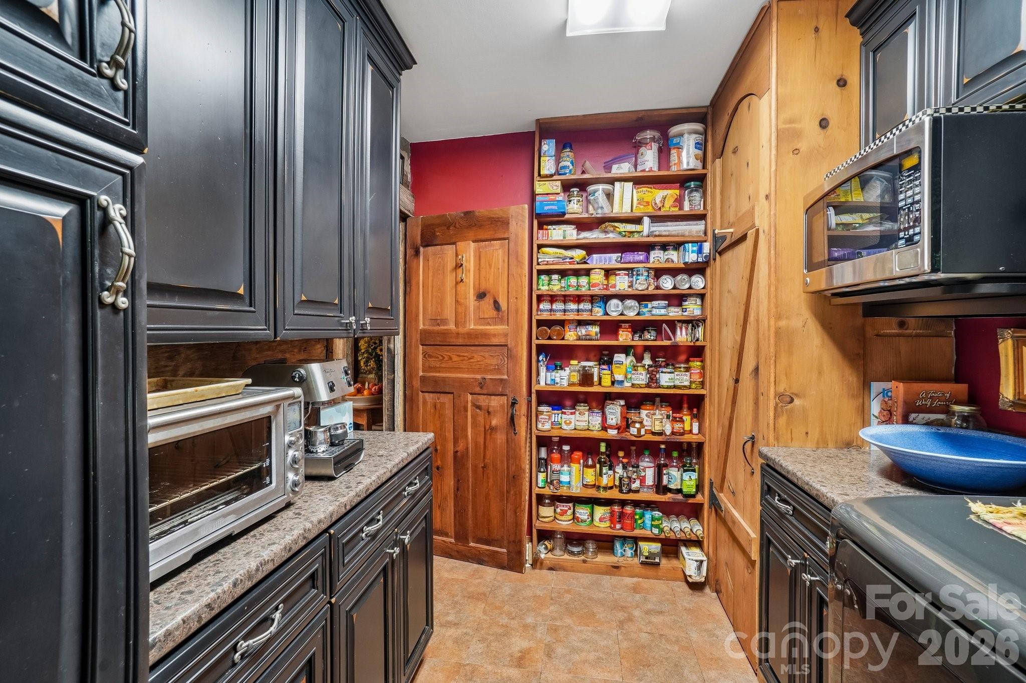 311 Wonderly Lane Property Photo 19