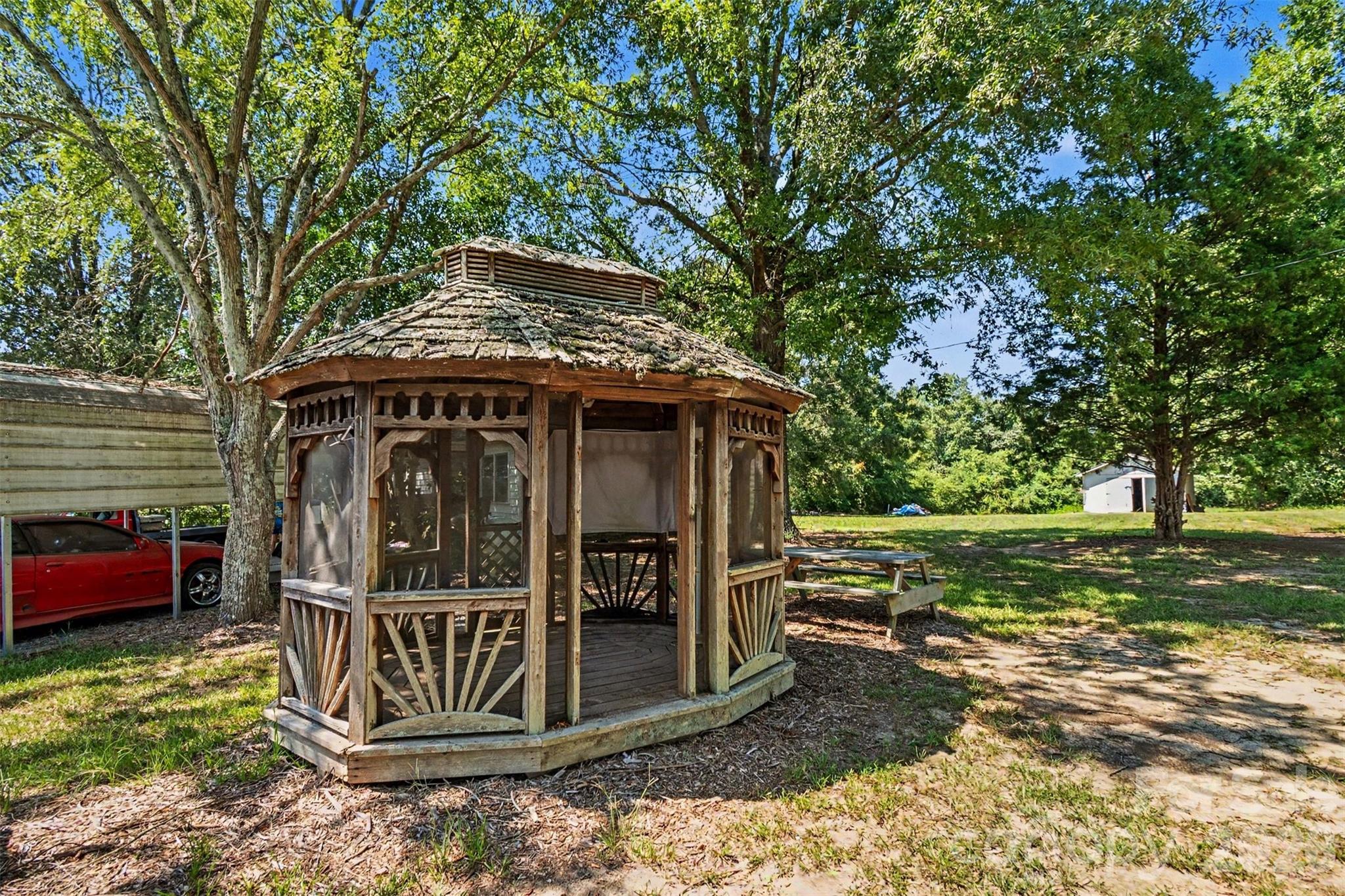 7218 Wolf Pond Road Property Photo 6