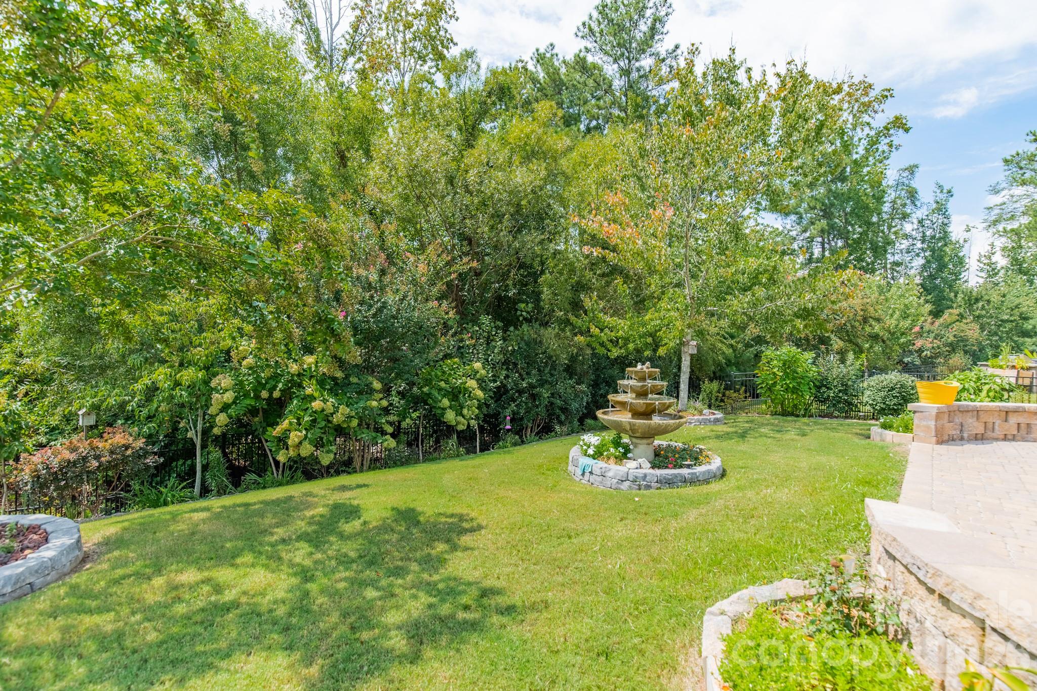 128 Picasso Trail Property Photo 28