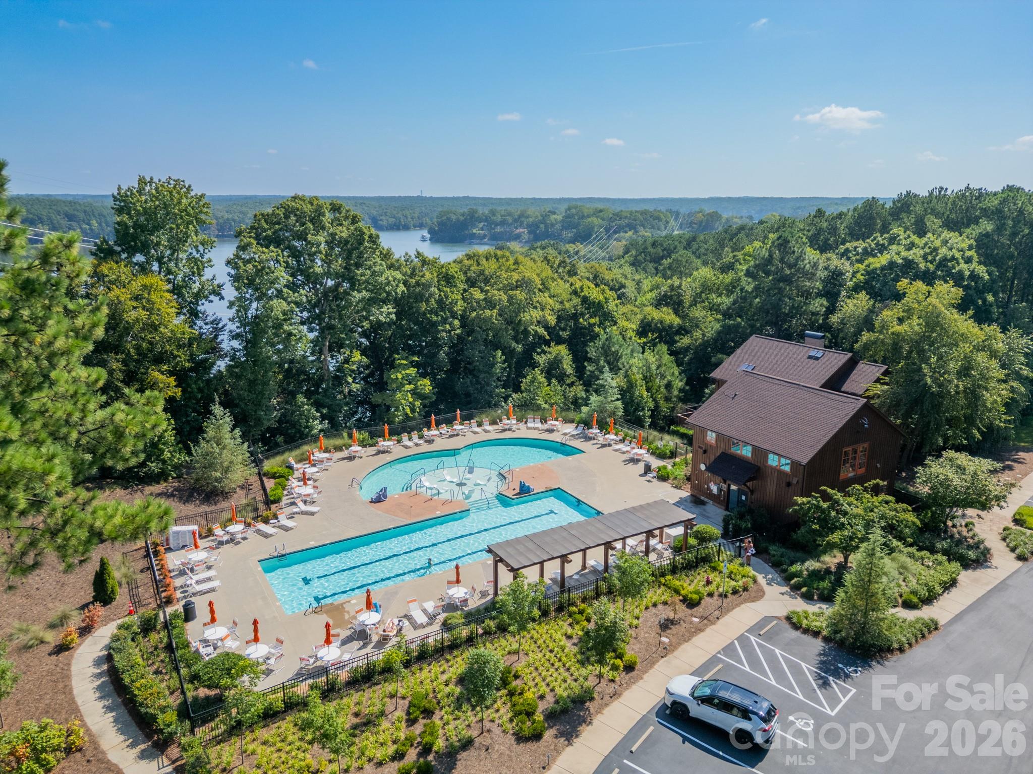 128 Picasso Trail Property Photo 32