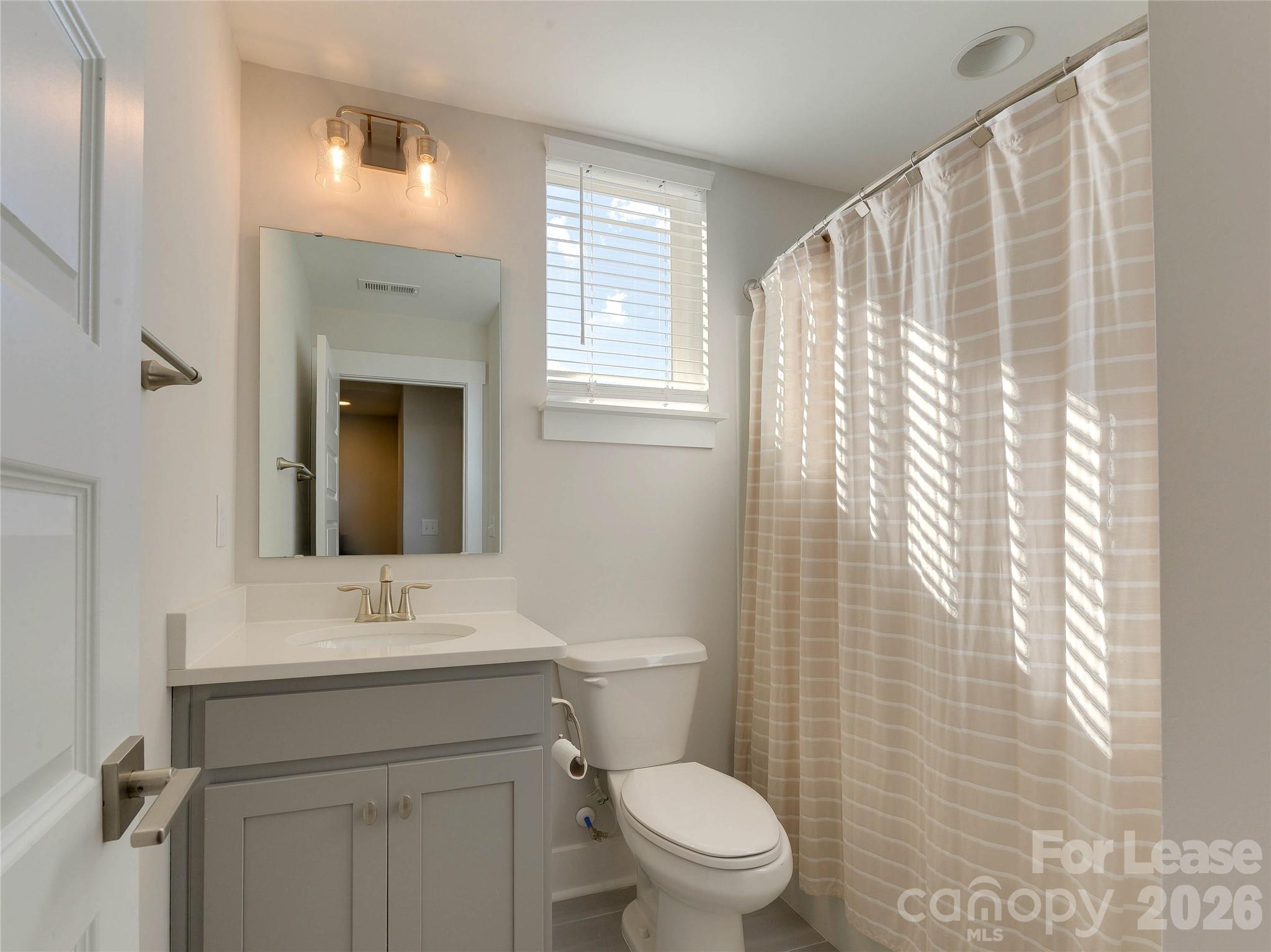 606 W End Drive Property Photo 33