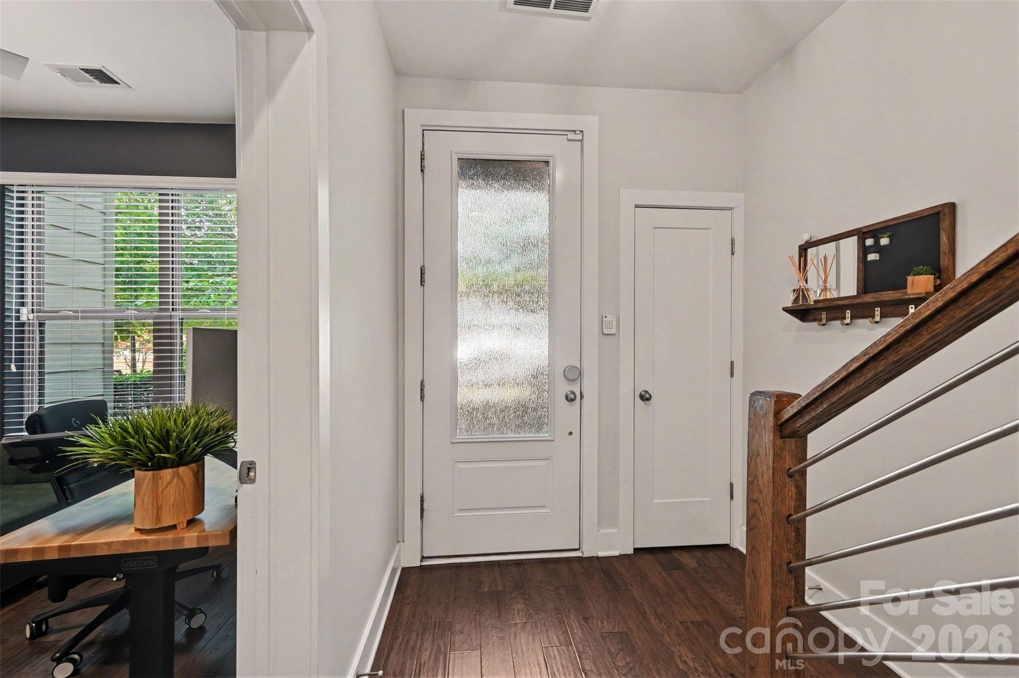 2539 Euclid Avenue Property Photo 5