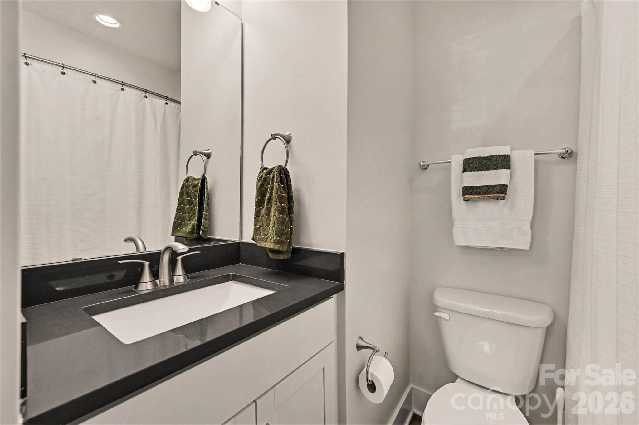 2539 Euclid Avenue Property Photo 8