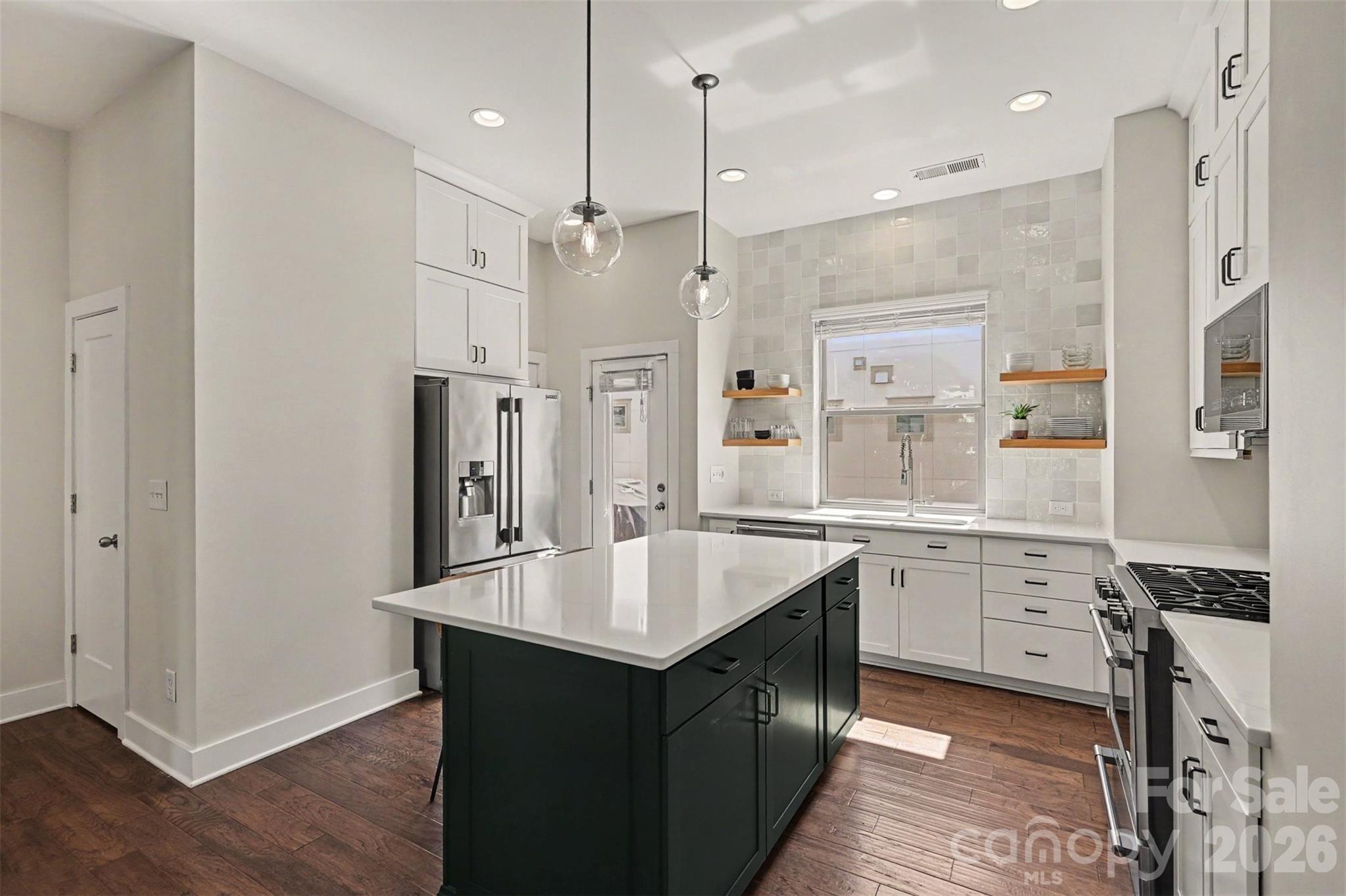 2539 Euclid Avenue Property Photo 10