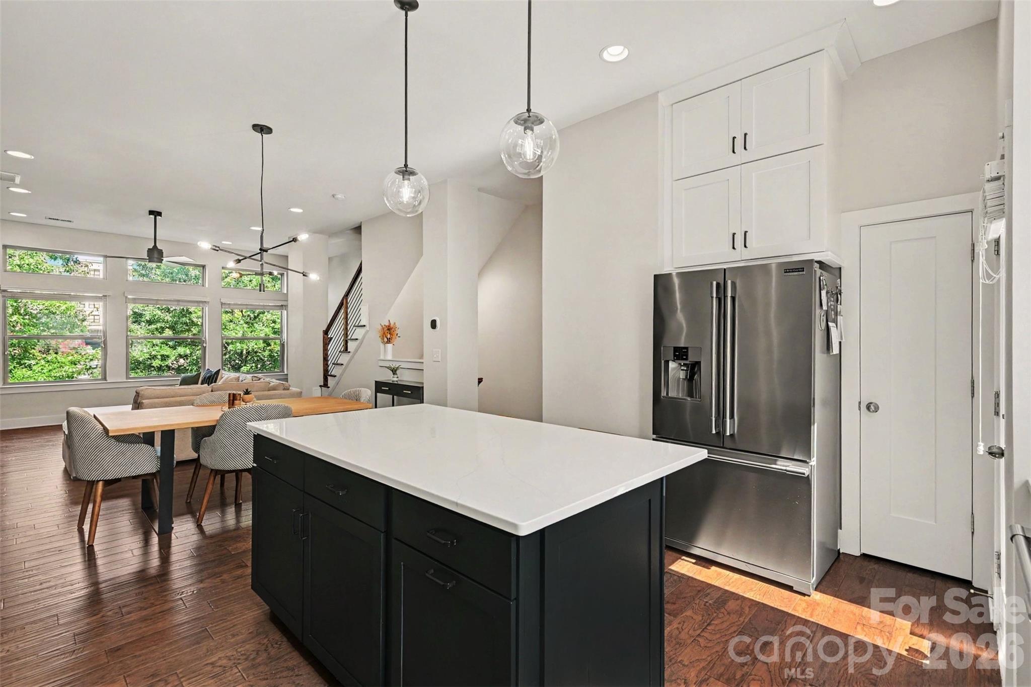 2539 Euclid Avenue Property Photo 11