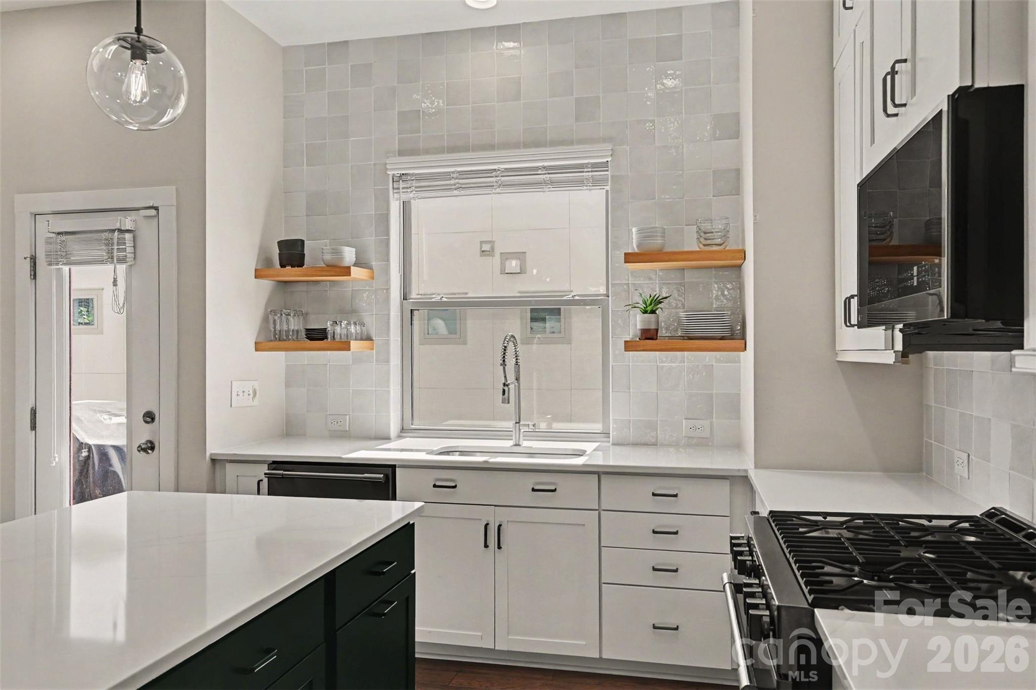 2539 Euclid Avenue Property Photo 12