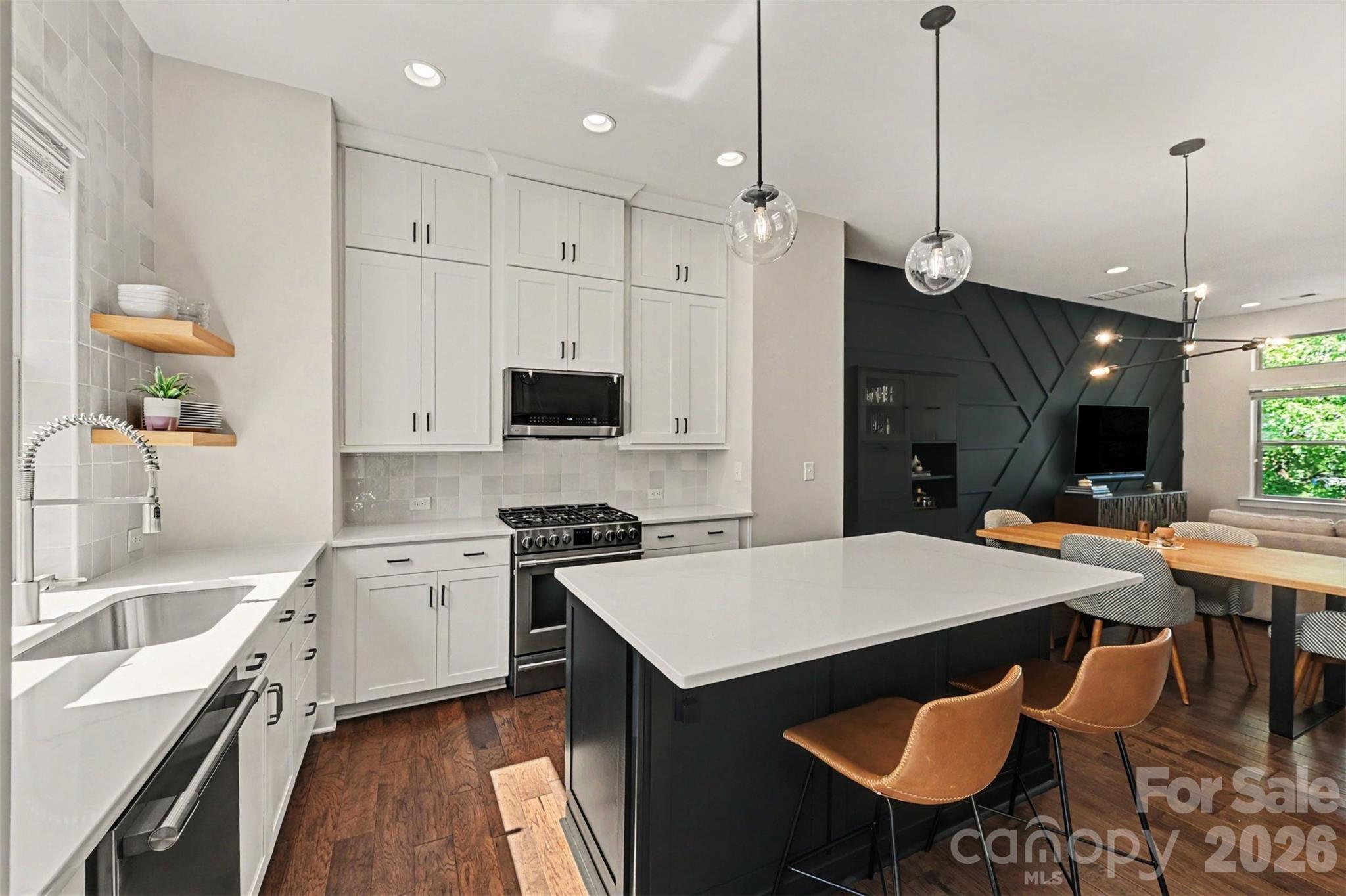 2539 Euclid Avenue Property Photo 13