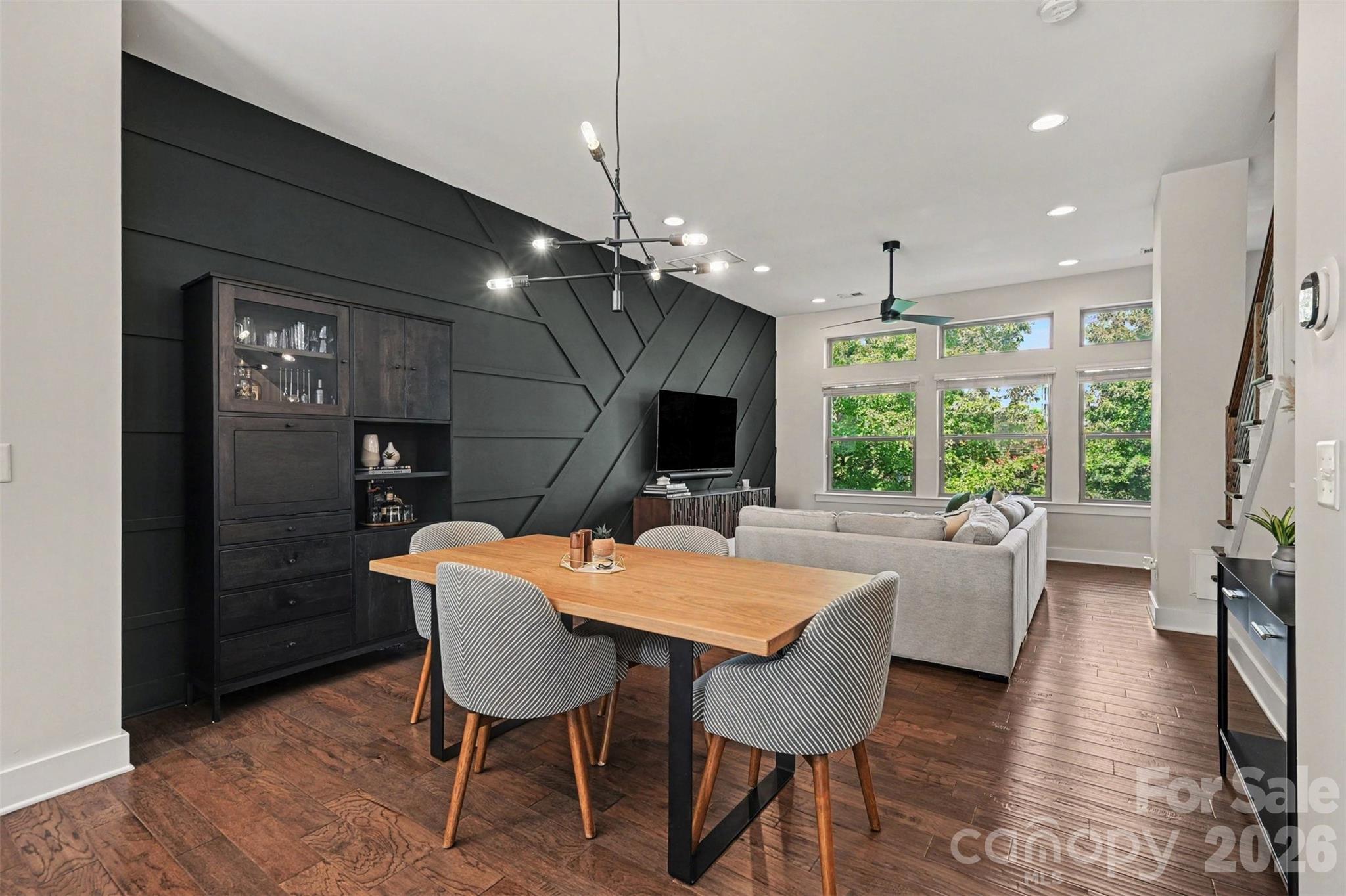 2539 Euclid Avenue Property Photo 18