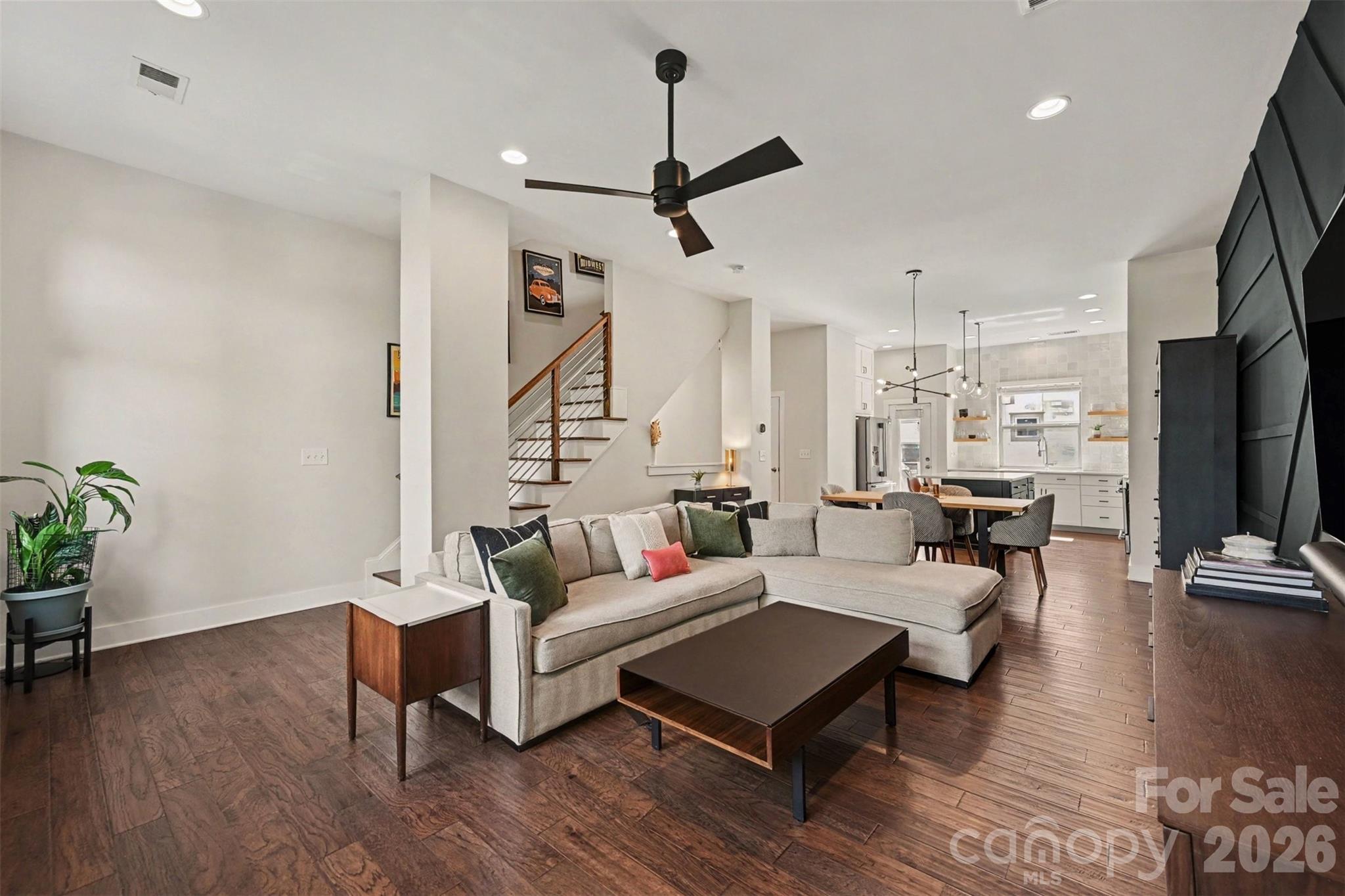 2539 Euclid Avenue Property Photo 19