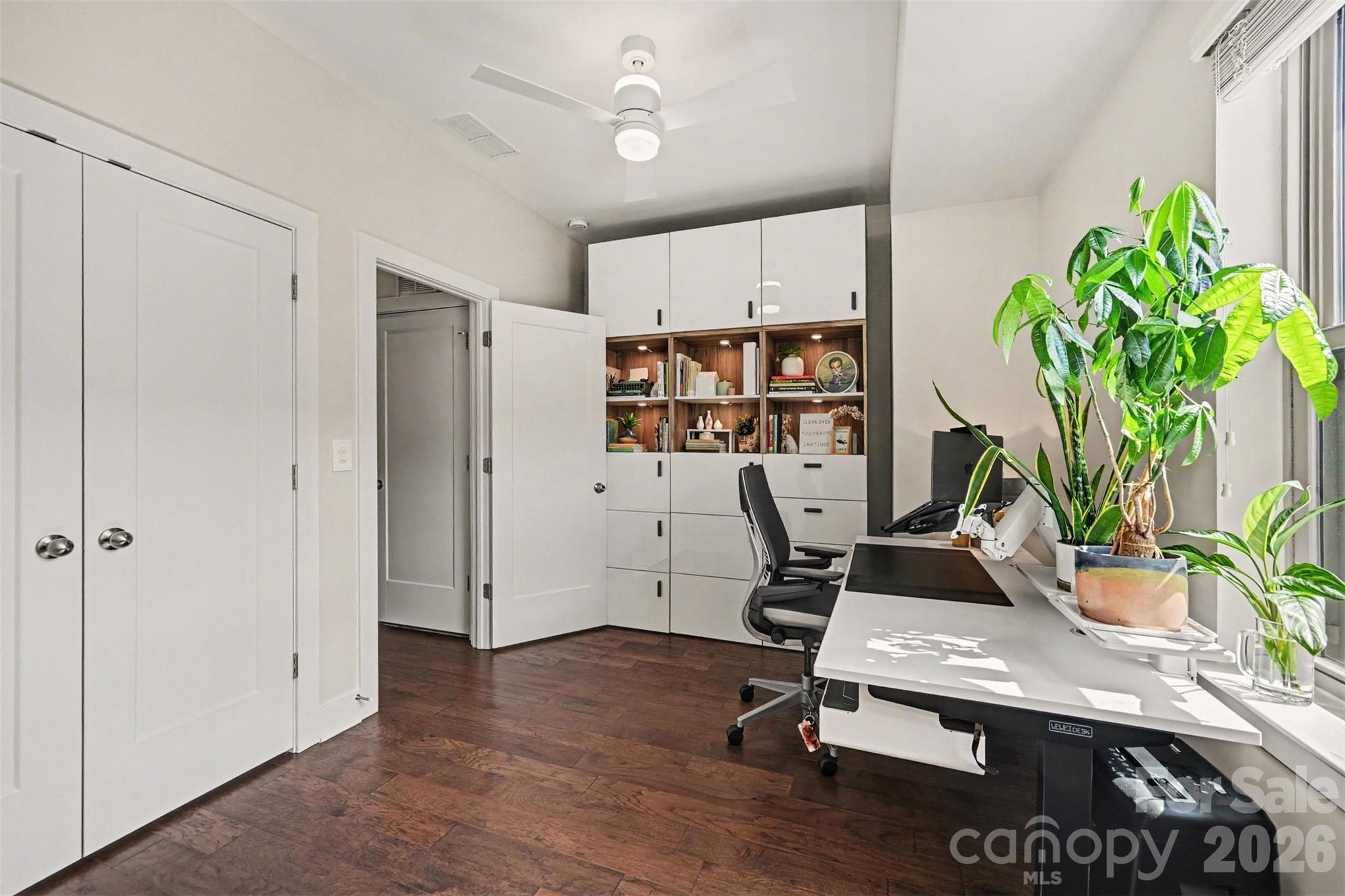 2539 Euclid Avenue Property Photo 24