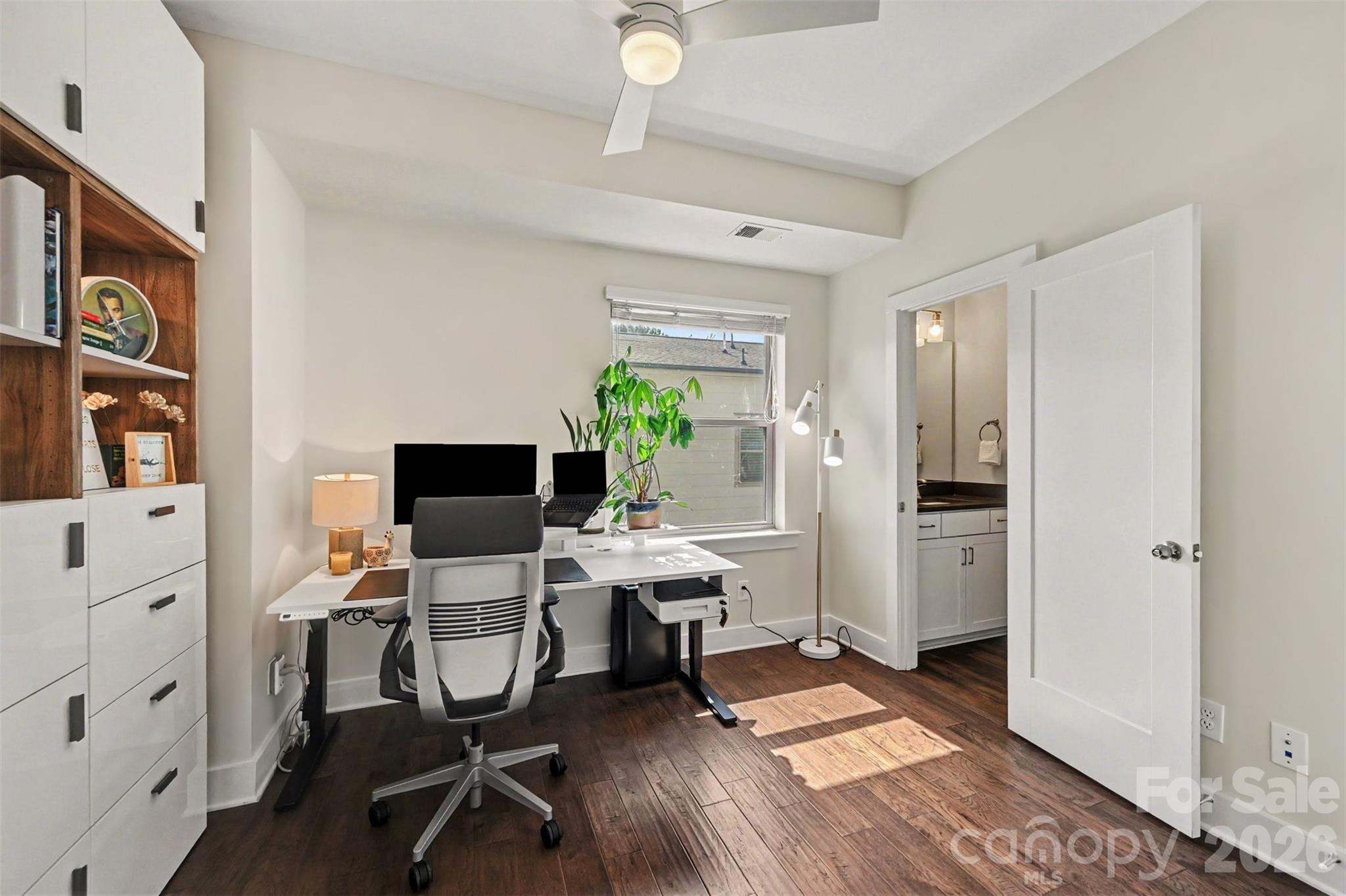 2539 Euclid Avenue Property Photo 25