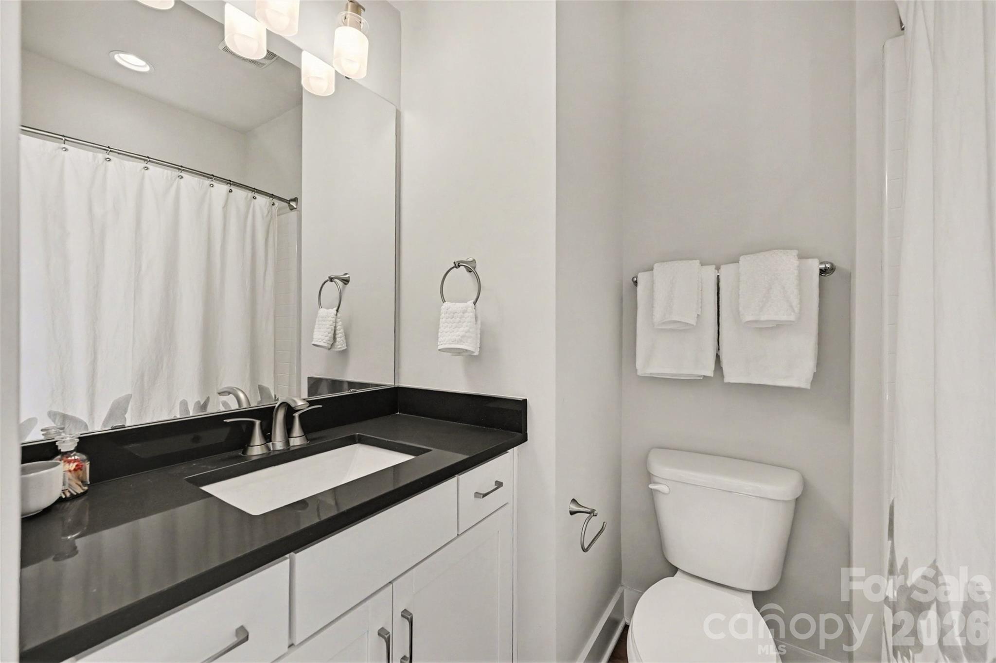2539 Euclid Avenue Property Photo 26